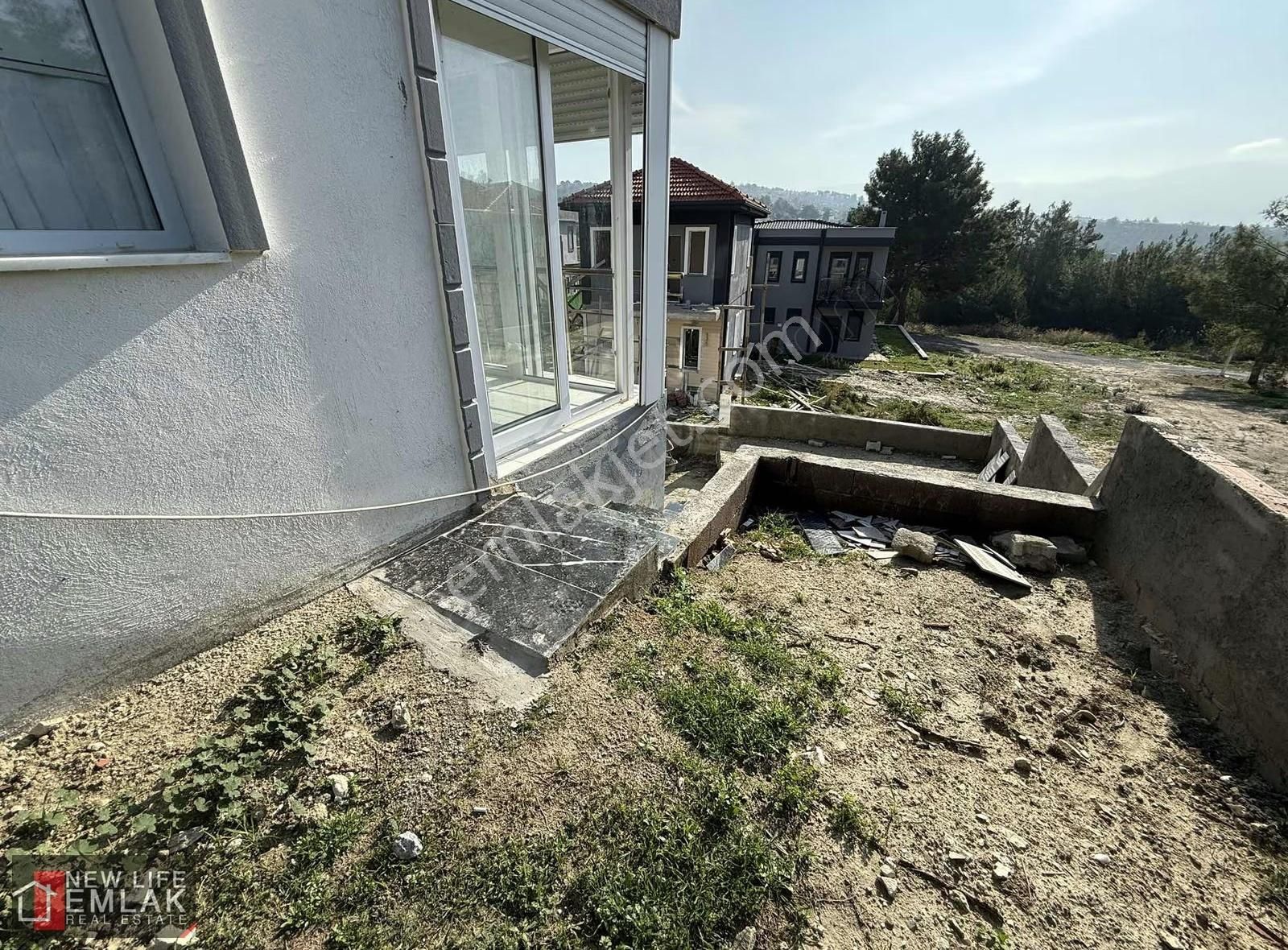 Kuşadası Soğucakta Yeni Yapı Bahçeli Satılık Villa - Görsel 8