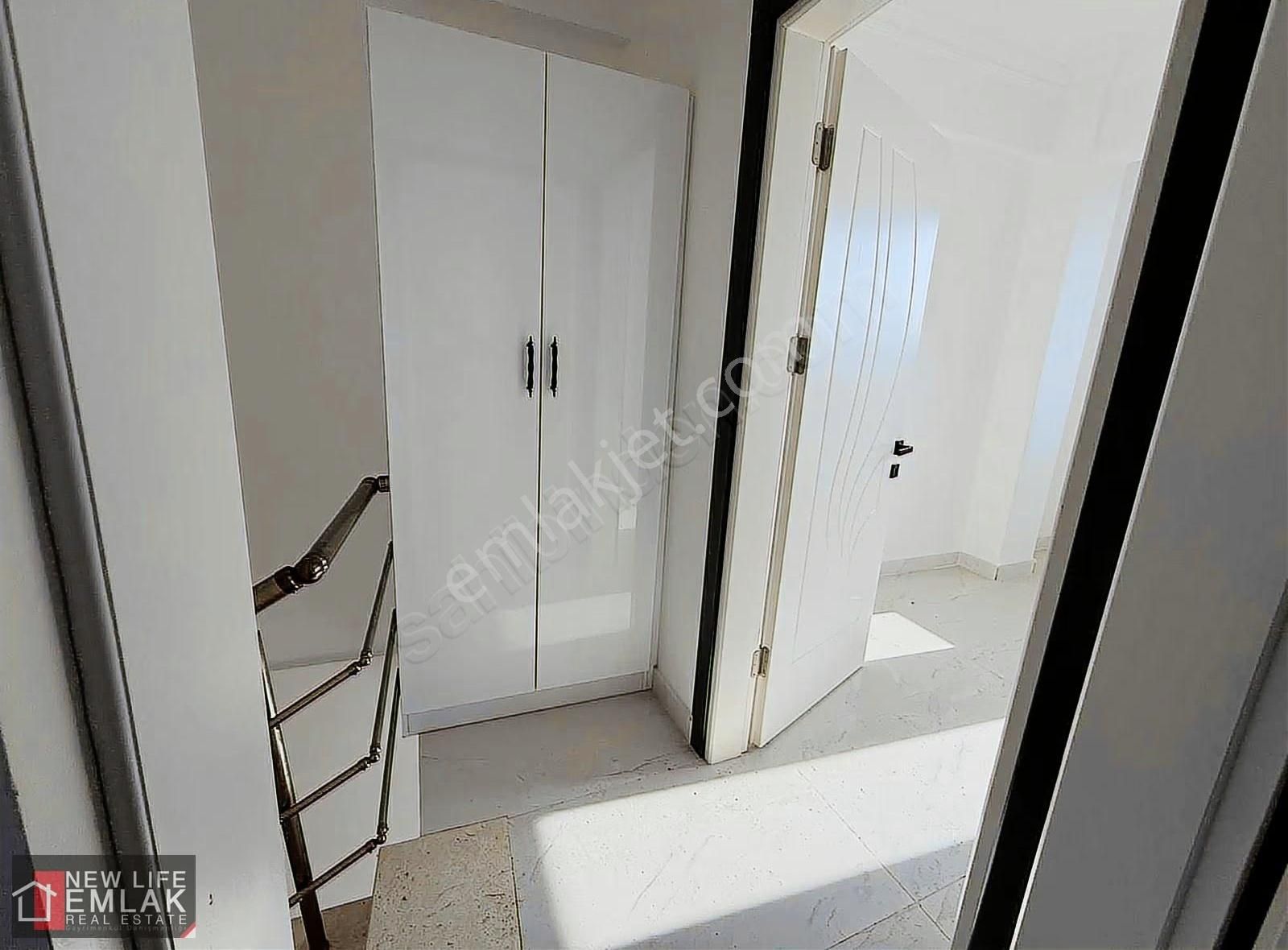 Kuşadası Soğucakta Yeni Yapı Bahçeli Satılık Villa - Görsel 11