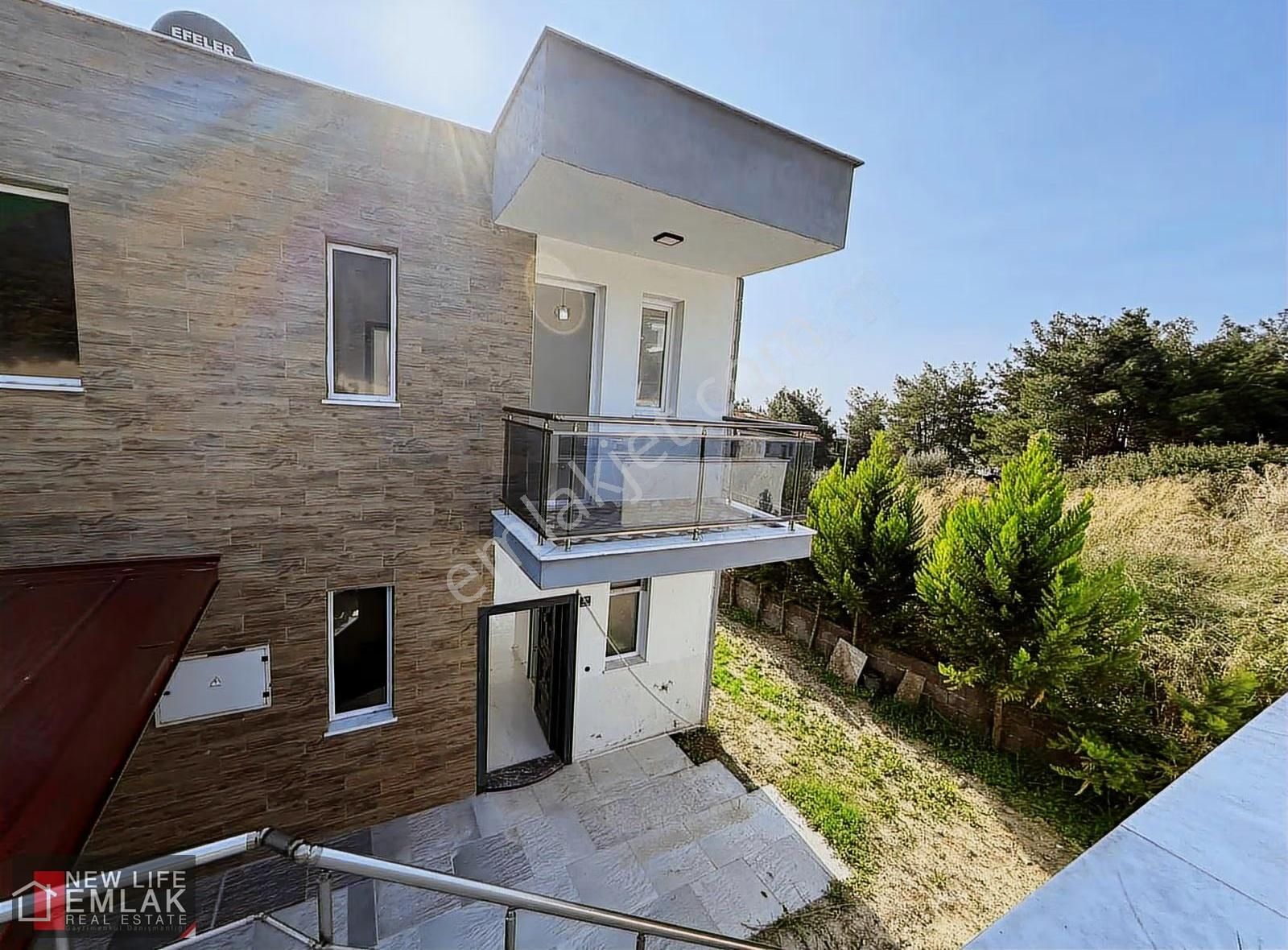 Kuşadası Soğucakta Yeni Yapı Bahçeli Satılık Villa - Görsel 18