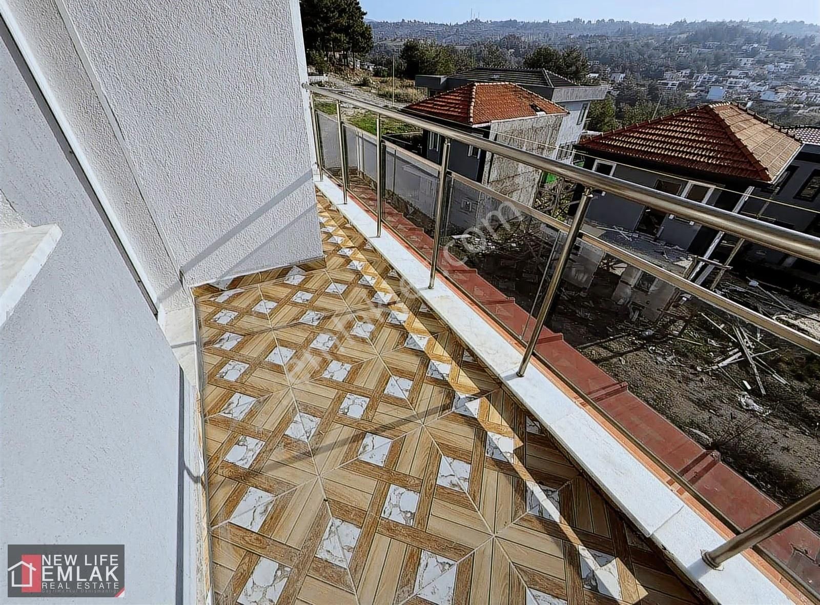 Kuşadası Soğucakta Yeni Yapı Bahçeli Satılık Villa - Görsel 9