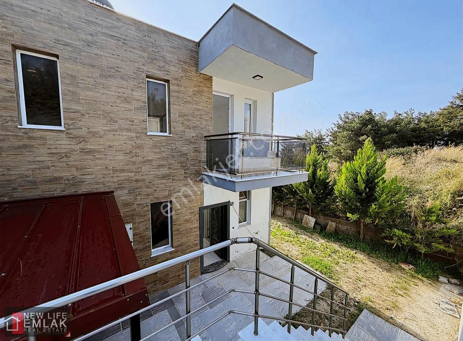 Kuşadası Soğucakta Yeni Yapı Bahçeli Satılık Villa - Görsel 15