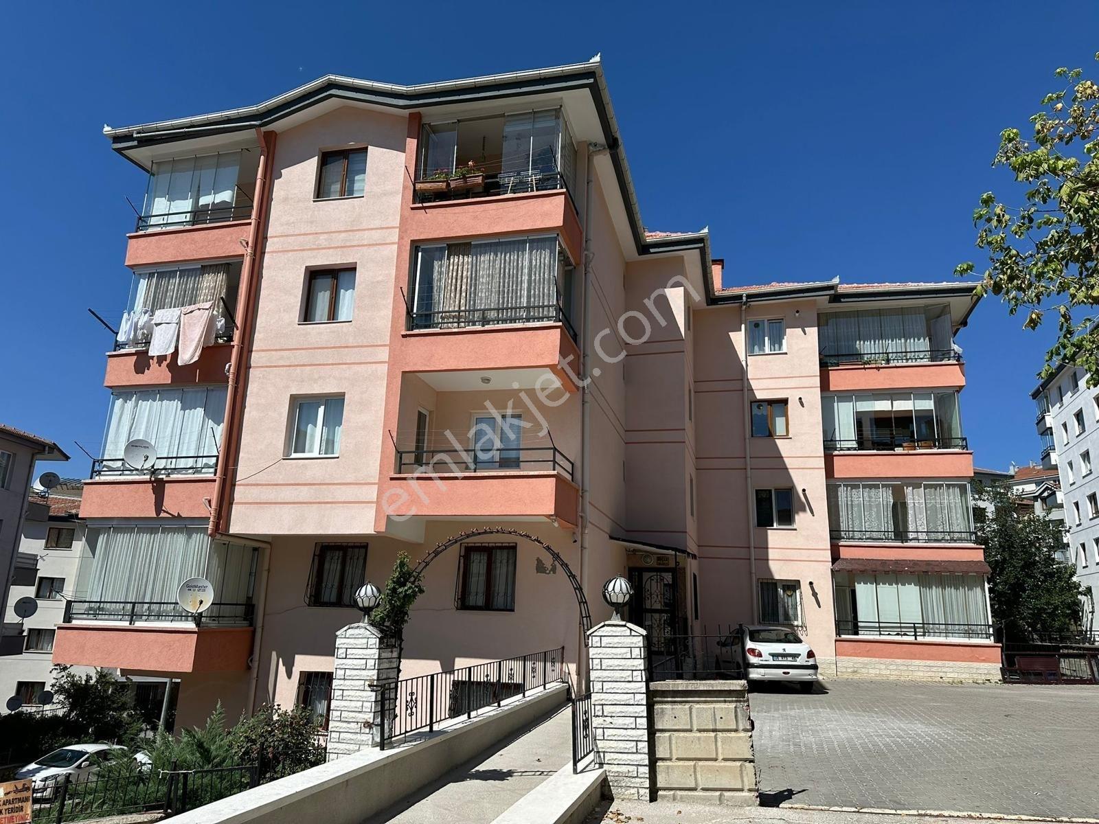 Öveçlerde/lizbon Cad.yakını/katta/özel Yapım/ara Katta/3+1 - Görsel 33