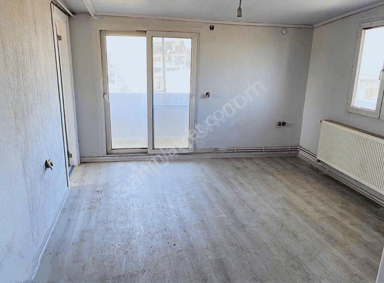 Buca Göksu Mah/de Satılık 2+0 Ayrı Mutfaklı Teraslı D.gazlı Hesaplı Daire - Görsel 5