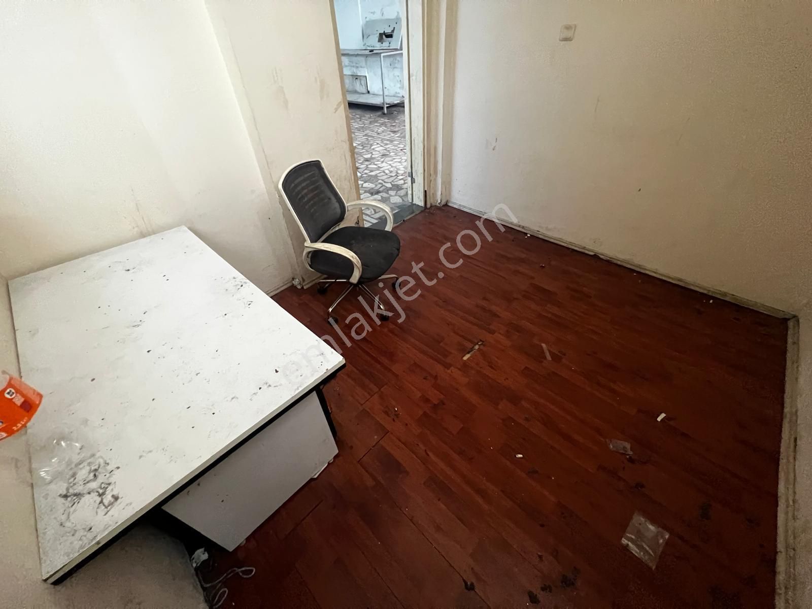 Emin Emlak'tan Çamçeşme'de,wc'li,sanyi Elk.yüksek Tavanlı,fırsat - Görsel 11
