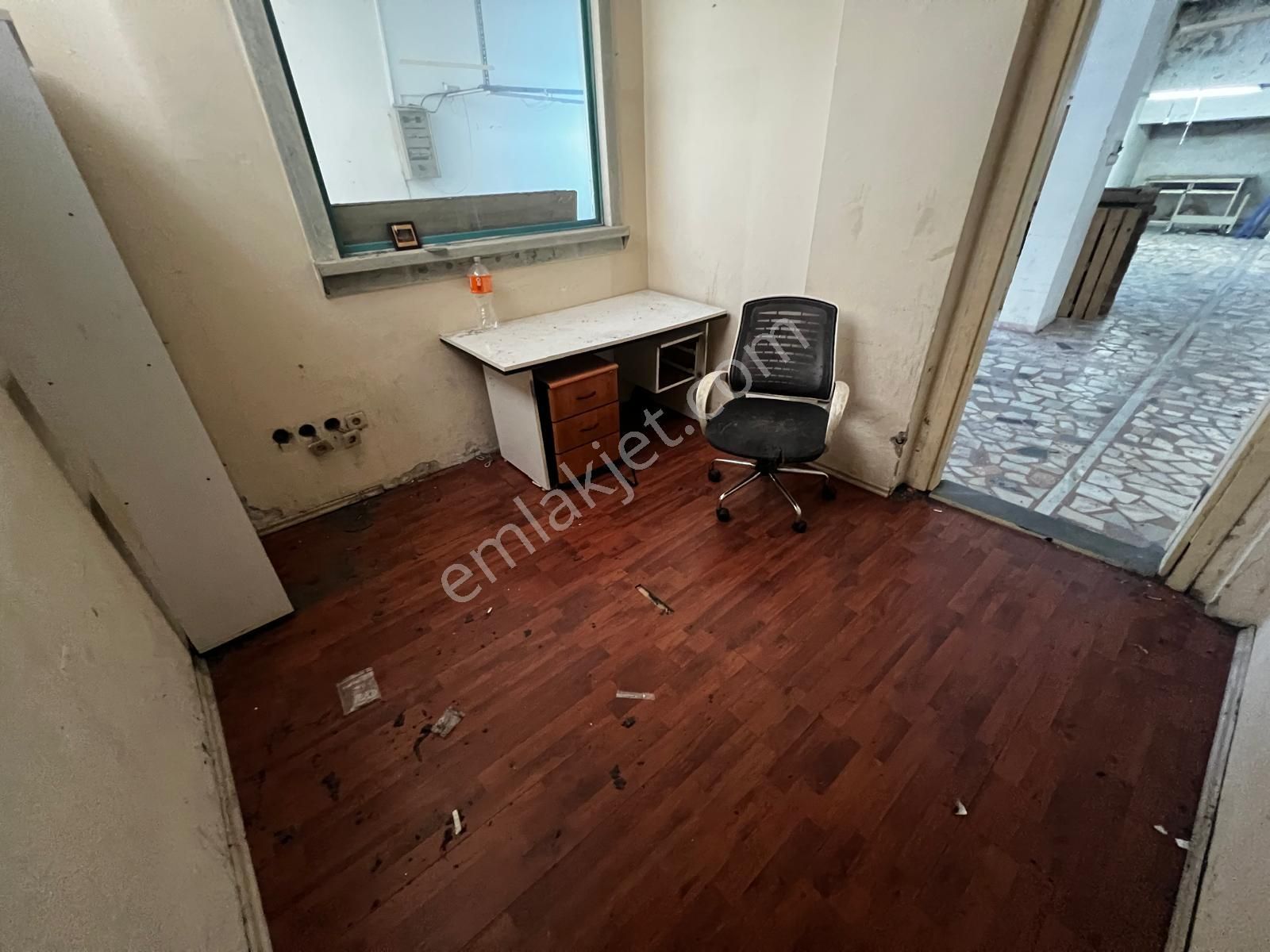 Emin Emlak'tan Çamçeşme'de,wc'li,sanyi Elk.yüksek Tavanlı,fırsat - Görsel 10