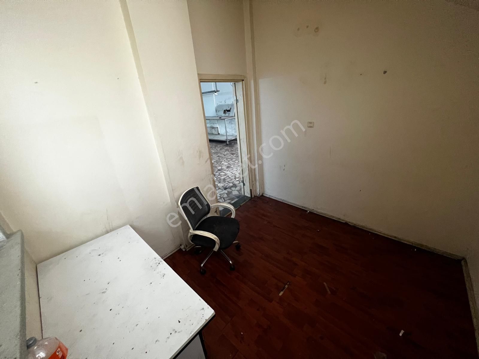 Emin Emlak'tan Çamçeşme'de,wc'li,sanyi Elk.yüksek Tavanlı,fırsat - Görsel 25