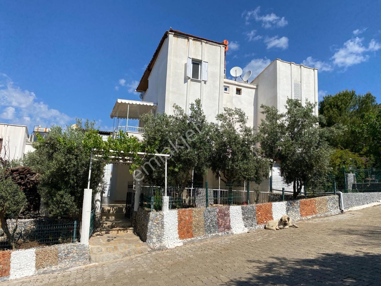 Didim Akbük'te Deniz Manzaralı 3+1 Villa