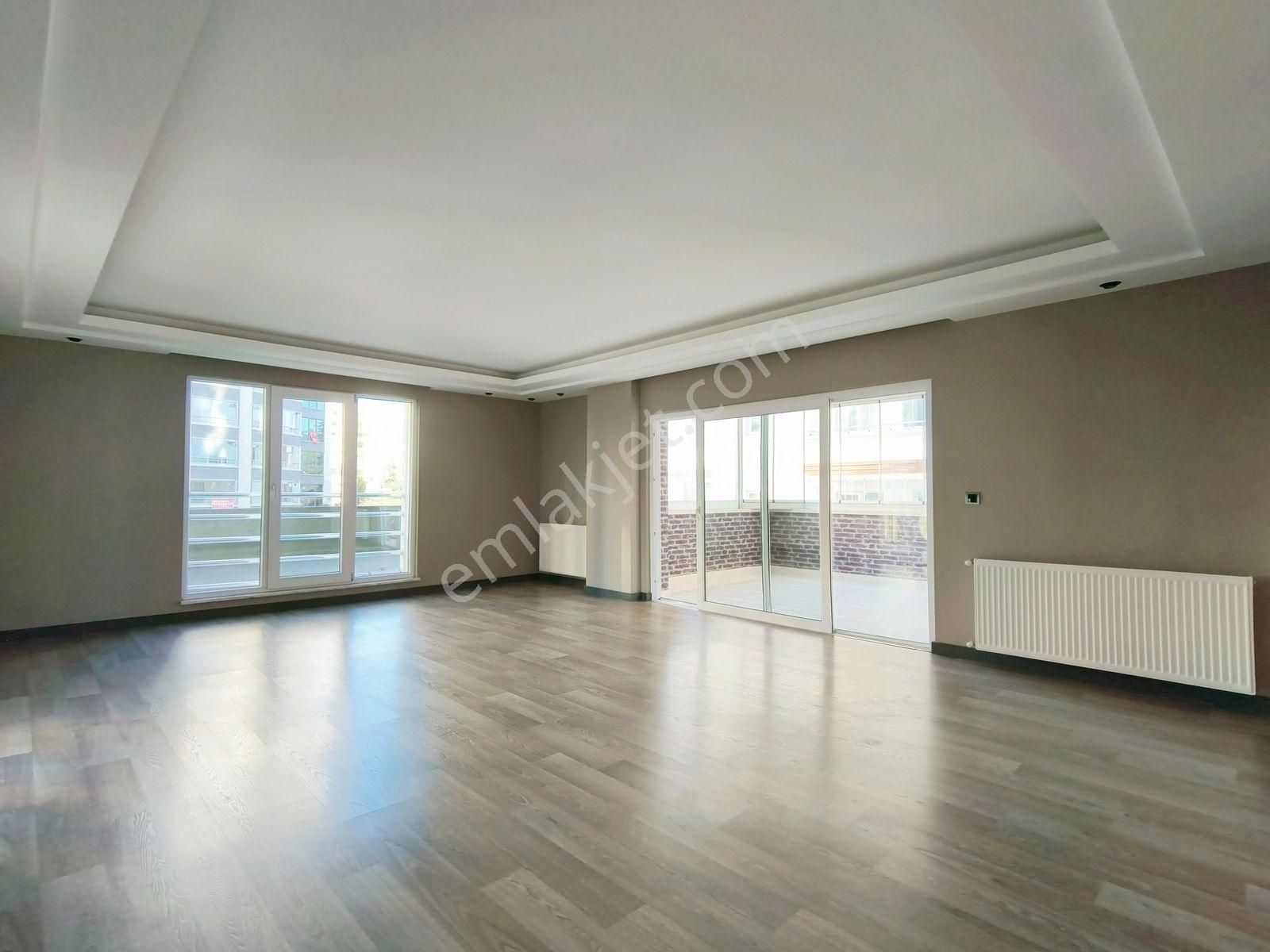 İlkadım Duruşehirde Çok Merkezi Komumda 150 Metre Teraslı Ofis - Görsel 30