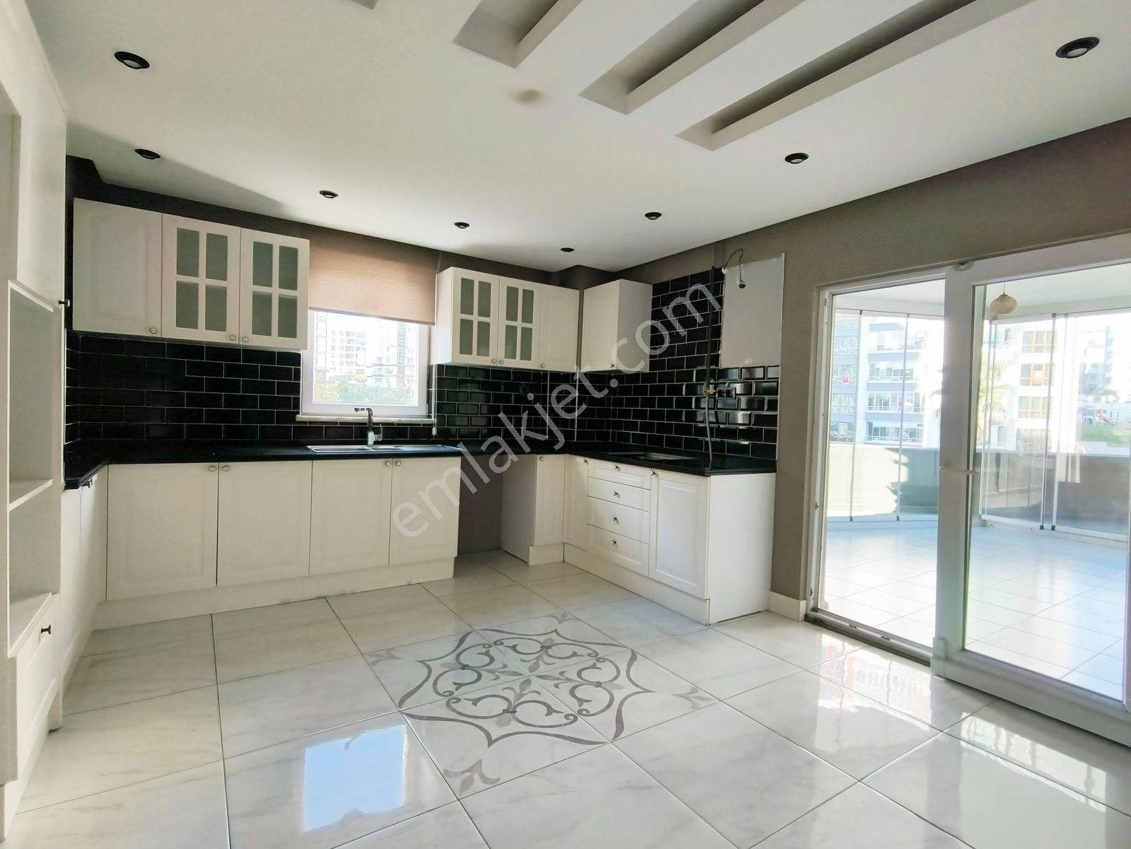 İlkadım Duruşehirde Çok Merkezi Komumda 150 Metre Teraslı Ofis - Görsel 26