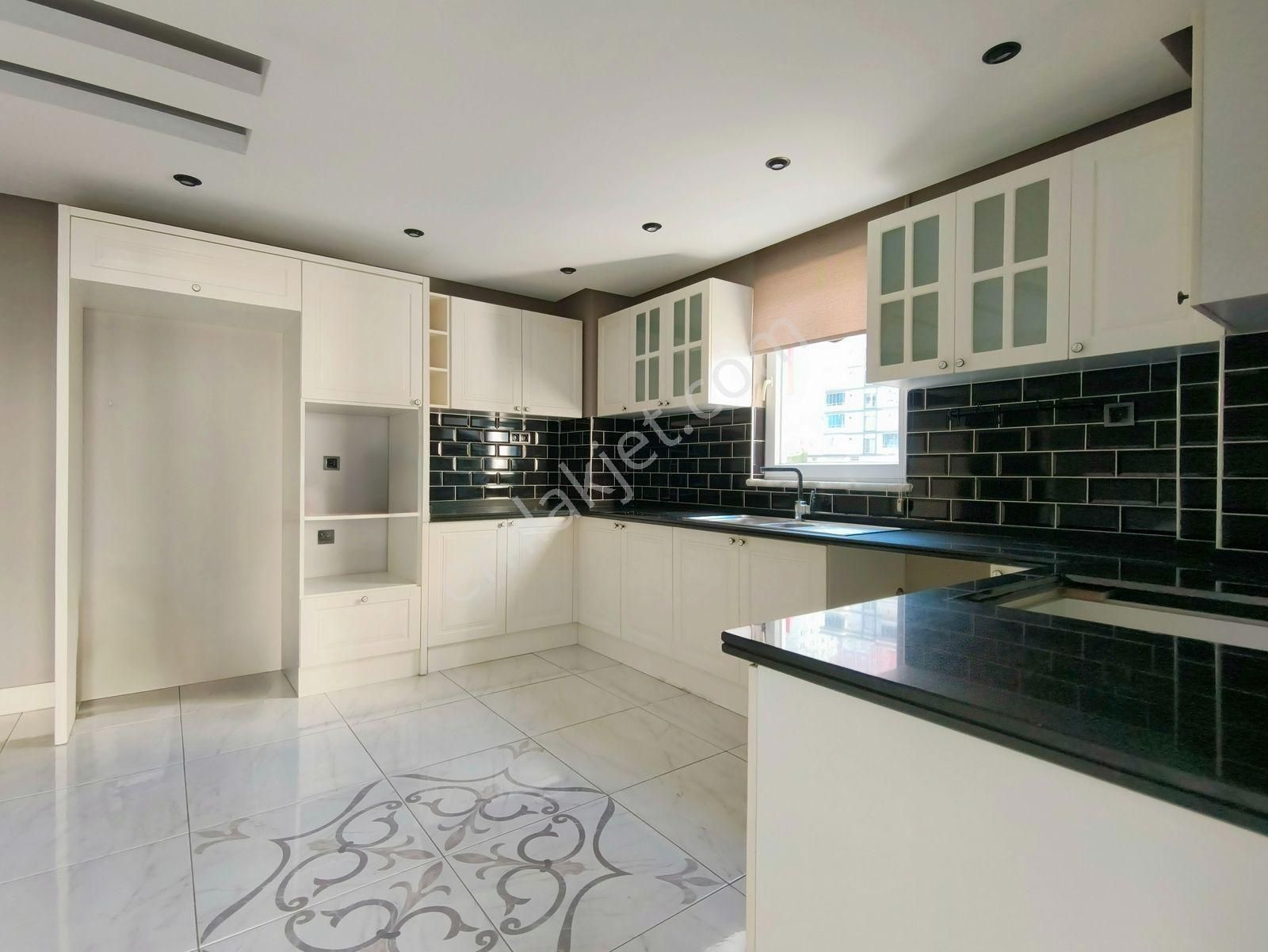 İlkadım Duruşehirde Çok Merkezi Komumda 150 Metre Teraslı Ofis - Görsel 5