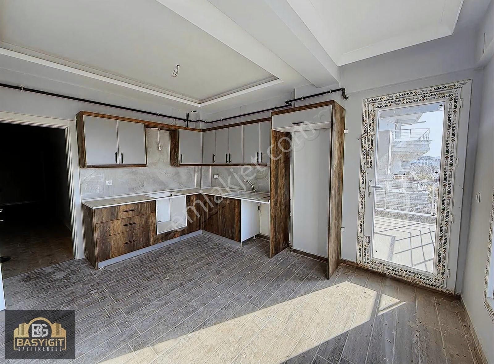 Efendi Mah.ring Yolu Üzeri 3+1,135m2 Arakat Satılık Sıfır Daire