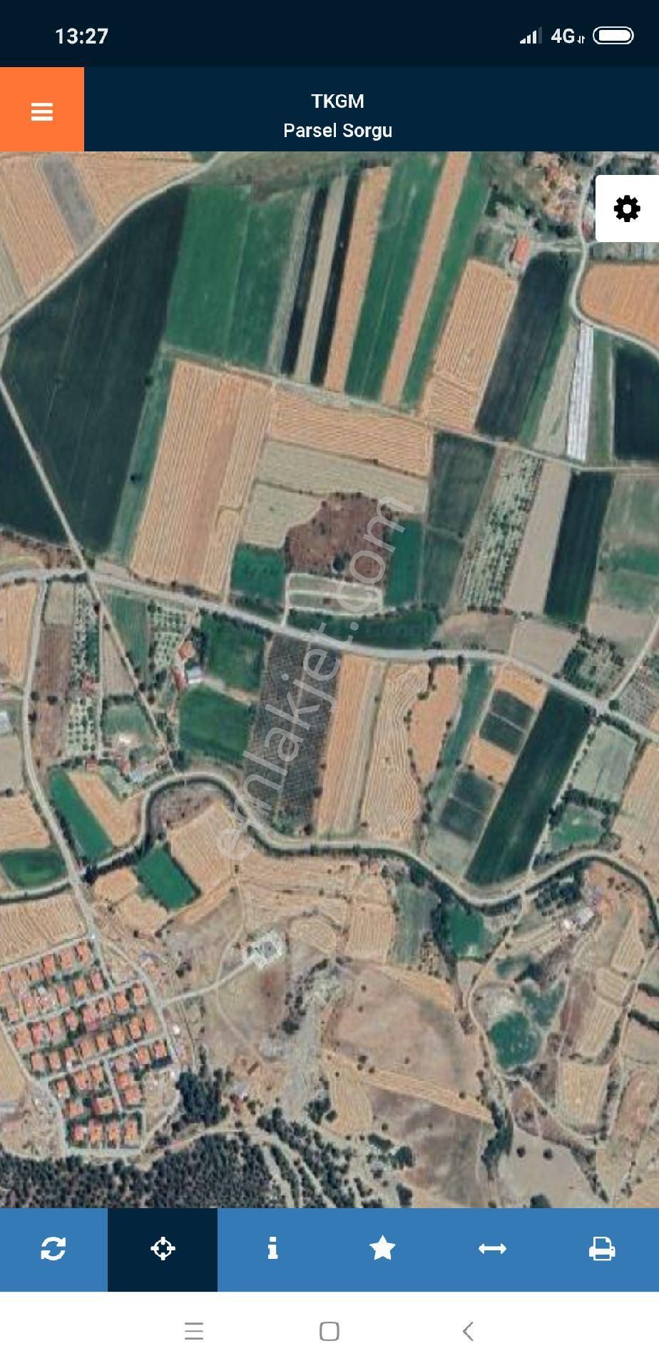 Gölhisar Karapınar Tarafı Asfalta Cephe Bahçelik 2.5dönüm Alan