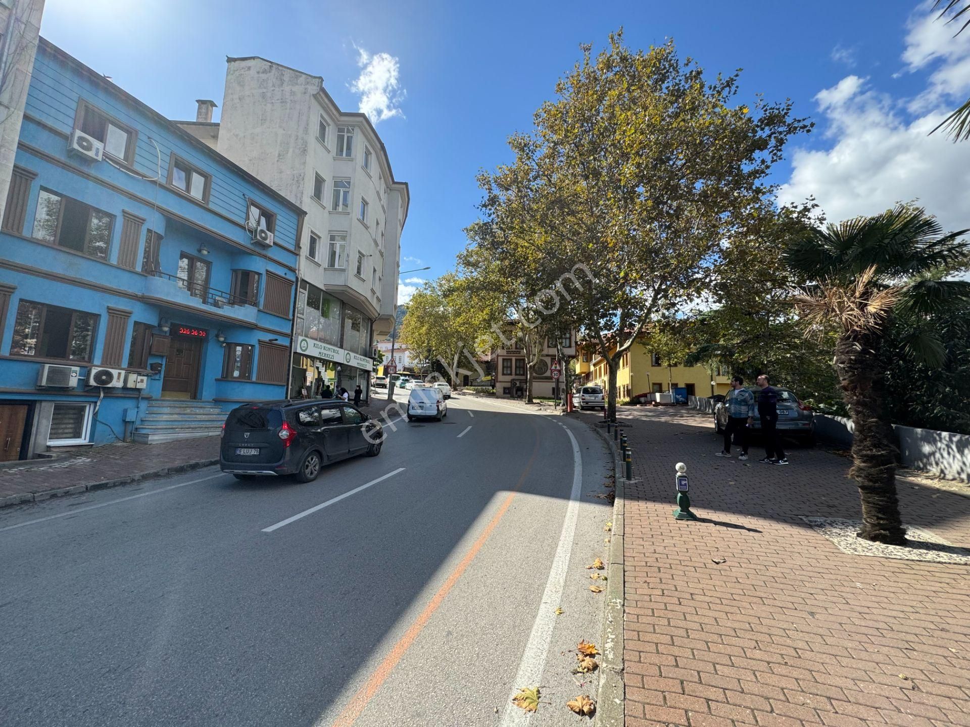 Elfi Den Setbaşı Gökdere Bulv.da Komple Satılık Bina - Görsel 2