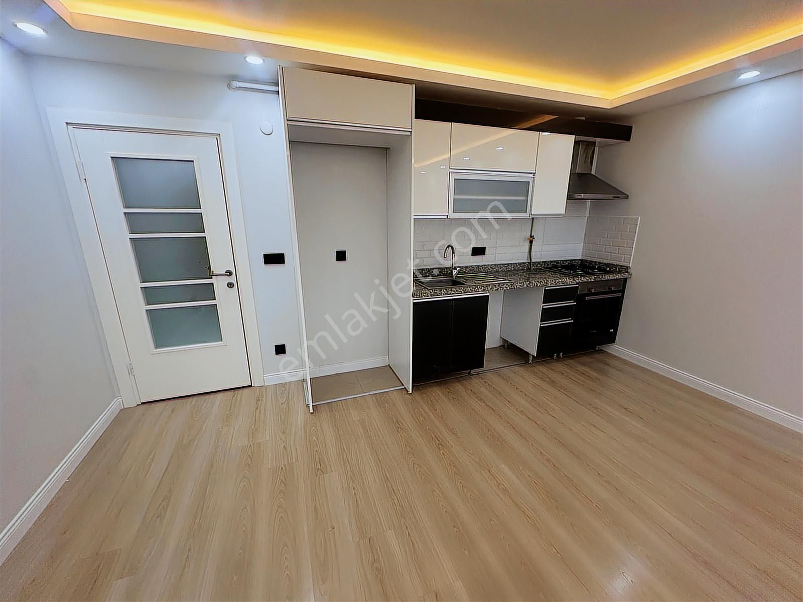 Tamiş'den Altıntepe'de 6 Yıllık Binada Balkonlu 2.katta Boş 2+1