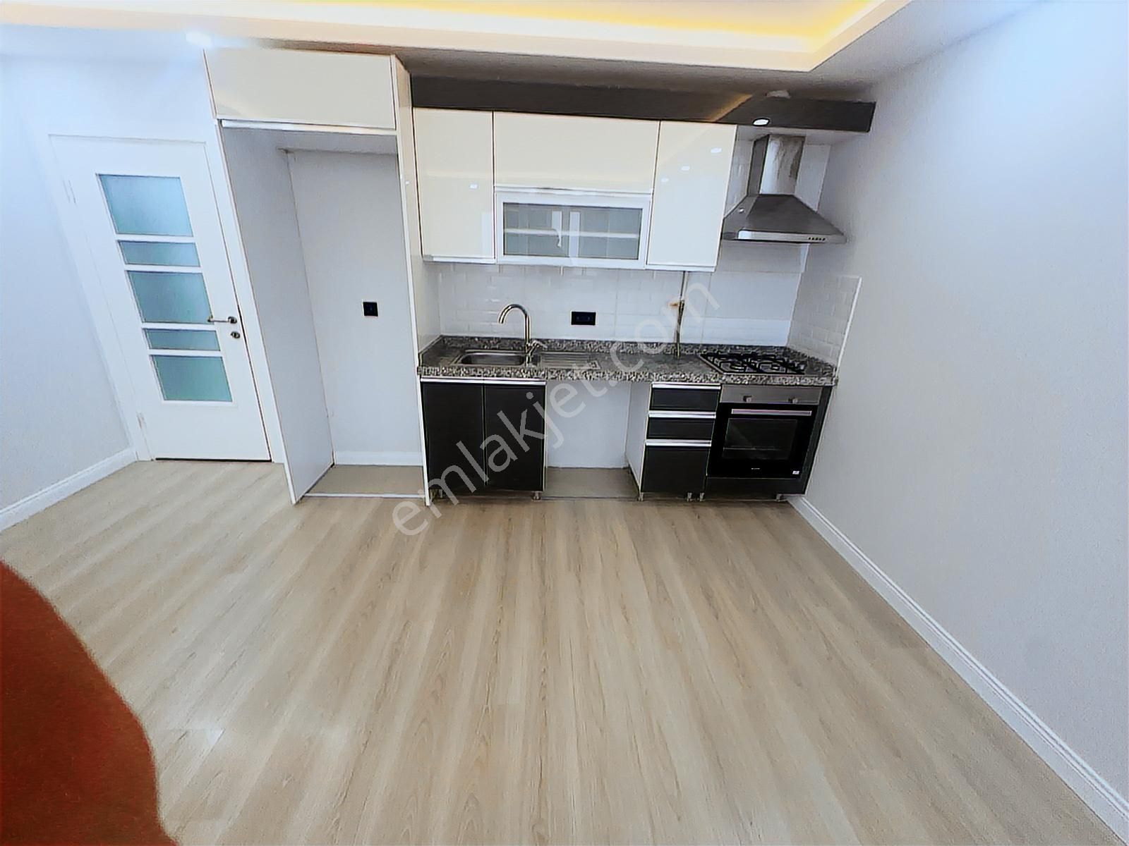 Tamiş'den Altıntepe'de 6 Yıllık Binada Balkonlu 2.katta Boş 2+1 - Görsel 9