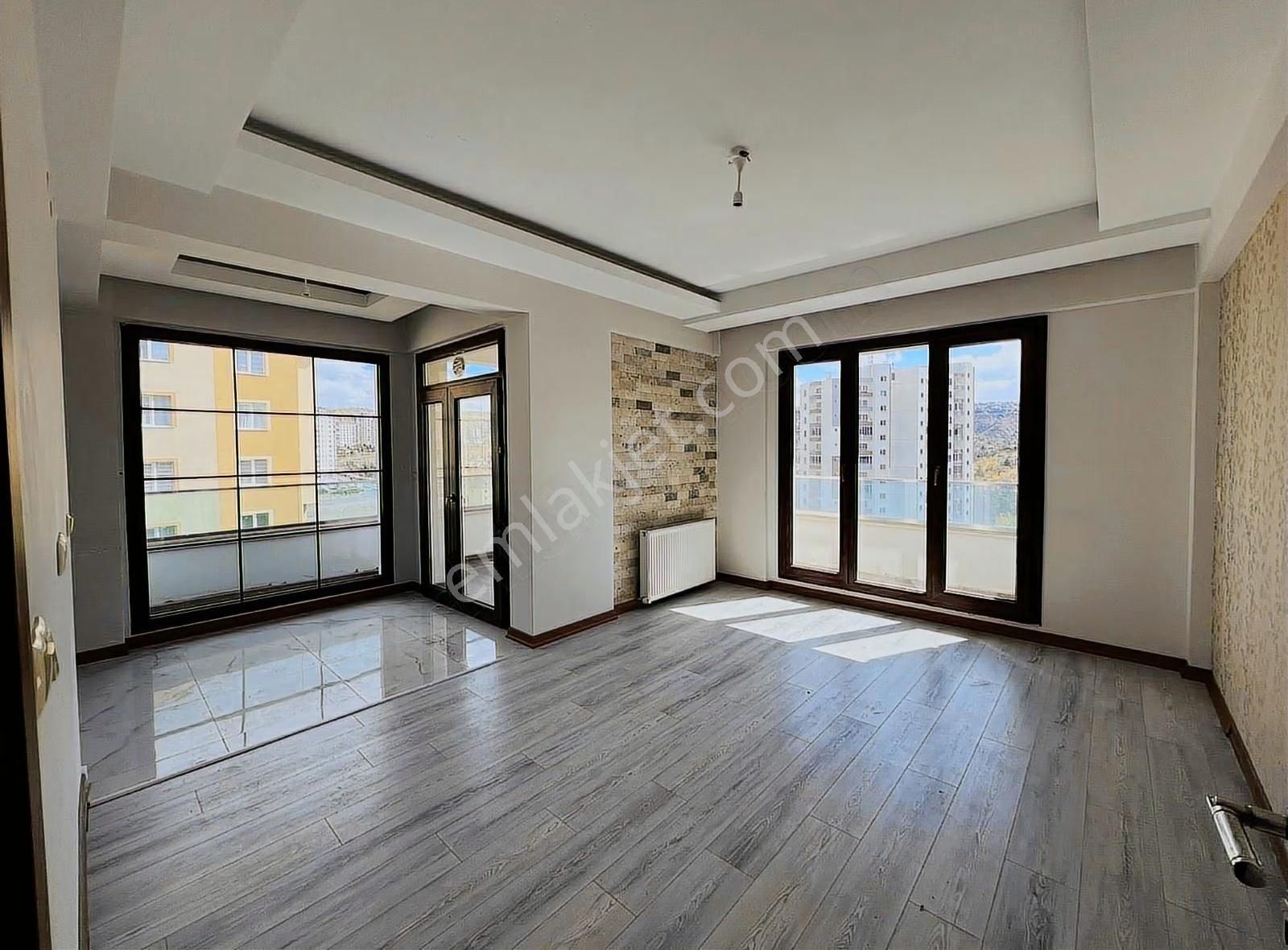 Talas Jandarma Karşısı 4 Yıllık 4+1 Lüks Daire - Görsel 12