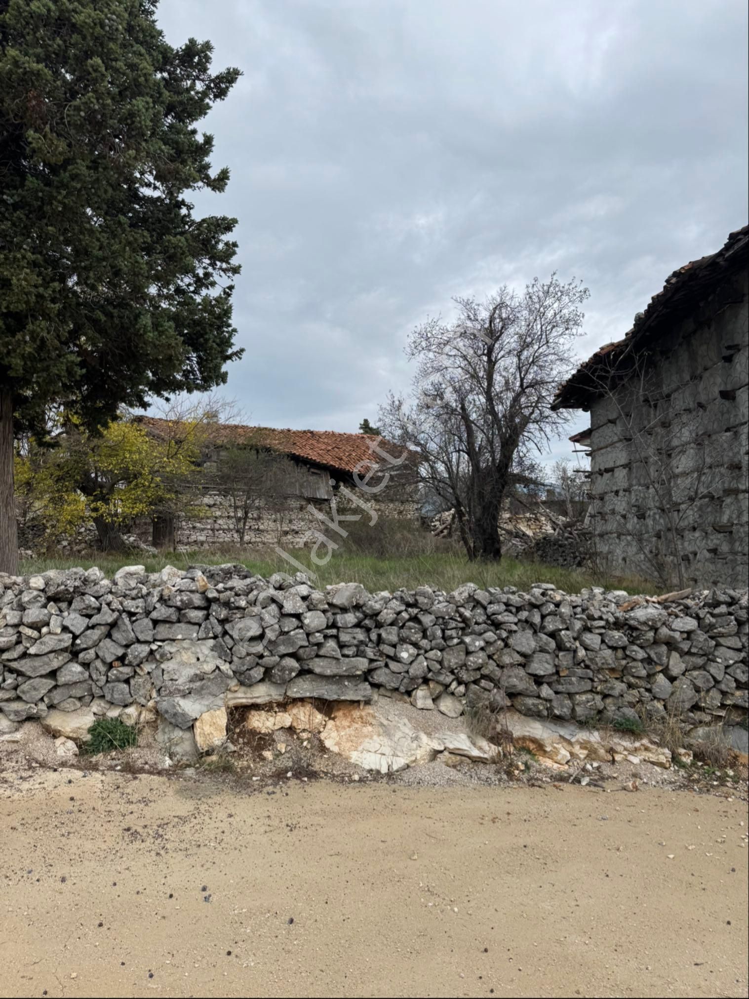 Akseki’de 642 M2 Arsa Ve Düğmeli Müstakil Ev - Görsel 7