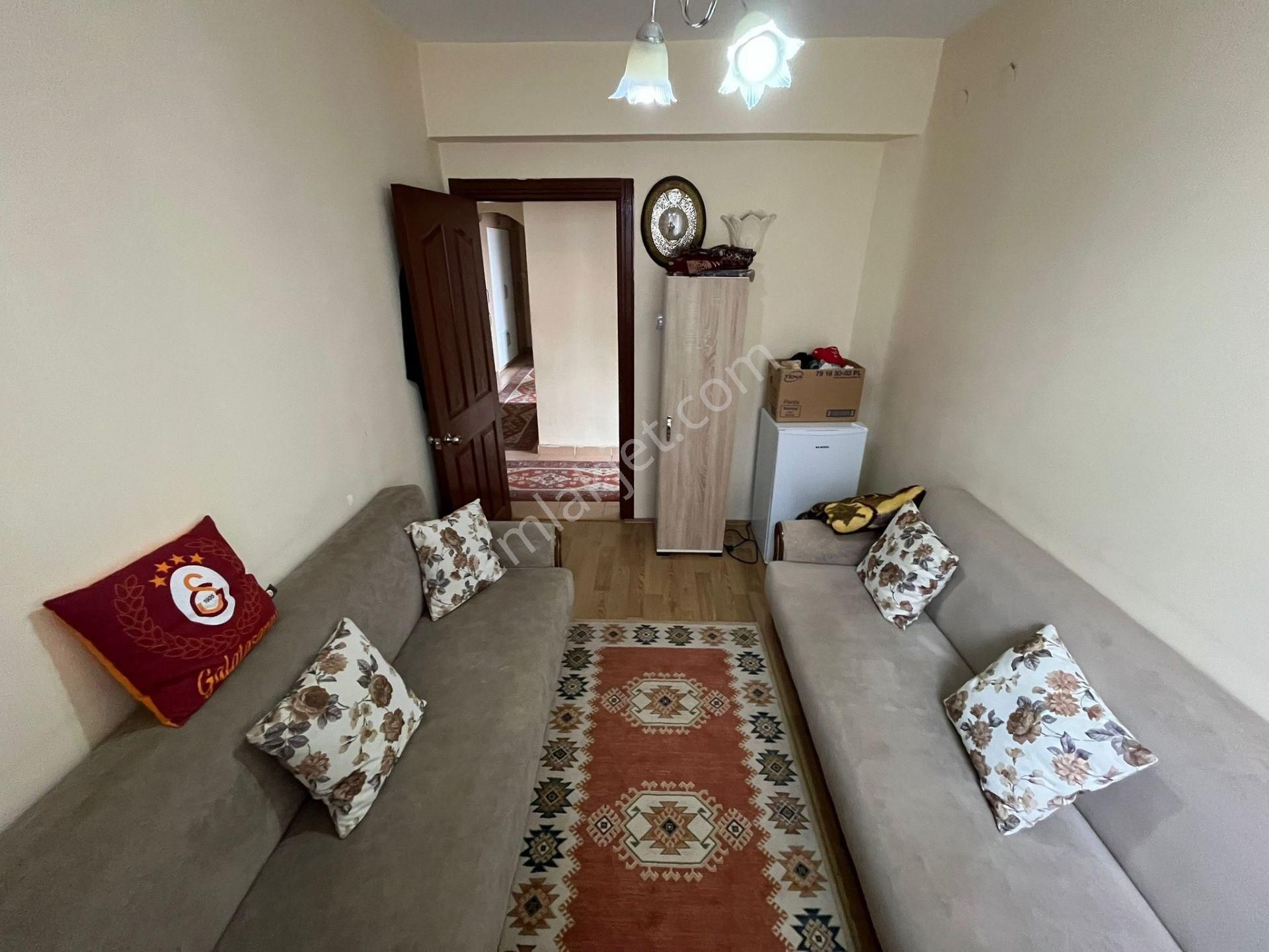 Relax'tan Ayvalı Pazar Yeri Yakını Genç Bina Asansörlü 2.kat Ön - Görsel 10