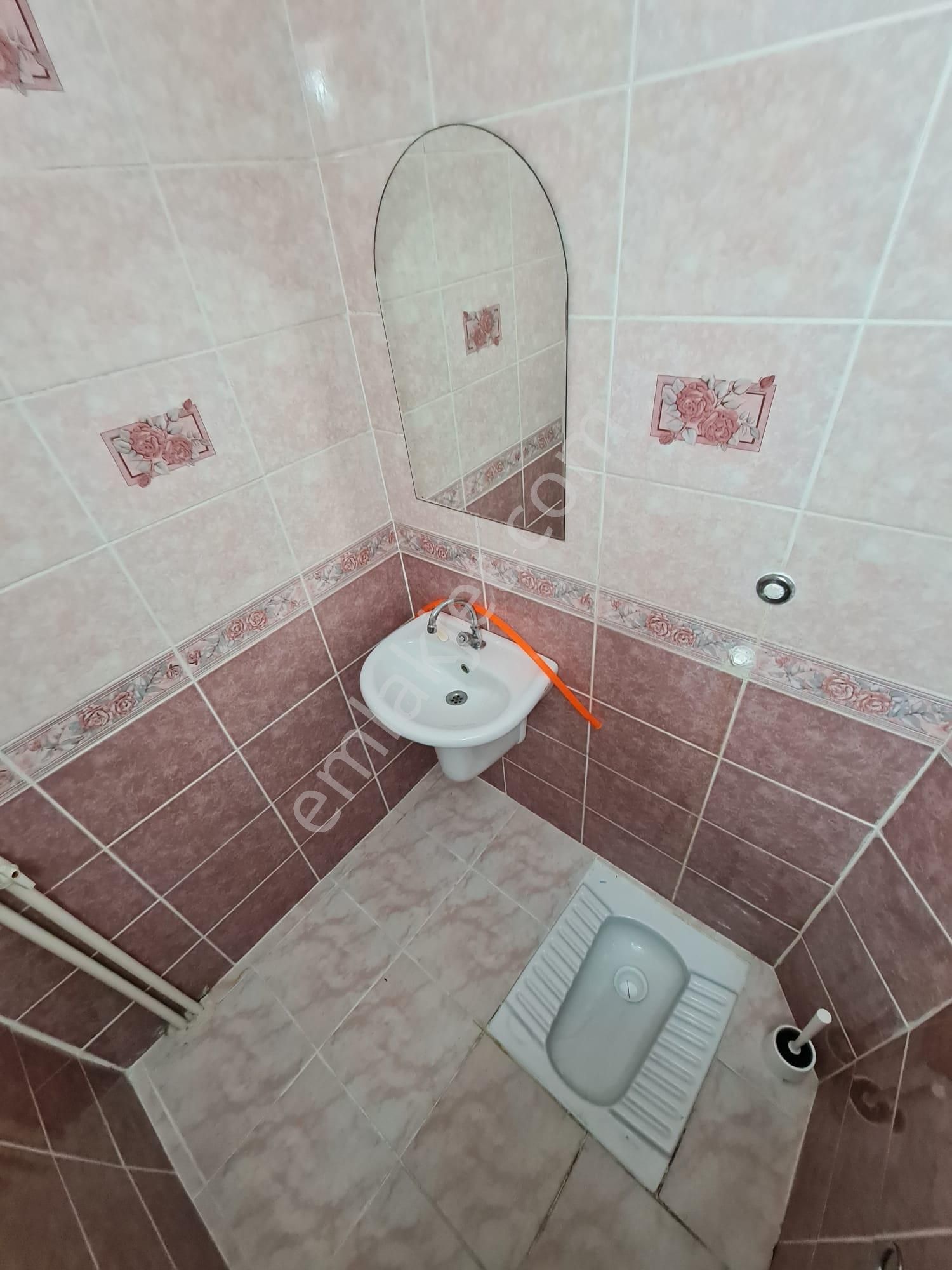 Aydınlıkevlerde 3+1 Kiralık Daire Taner Emlak İnşaat - Görsel 23