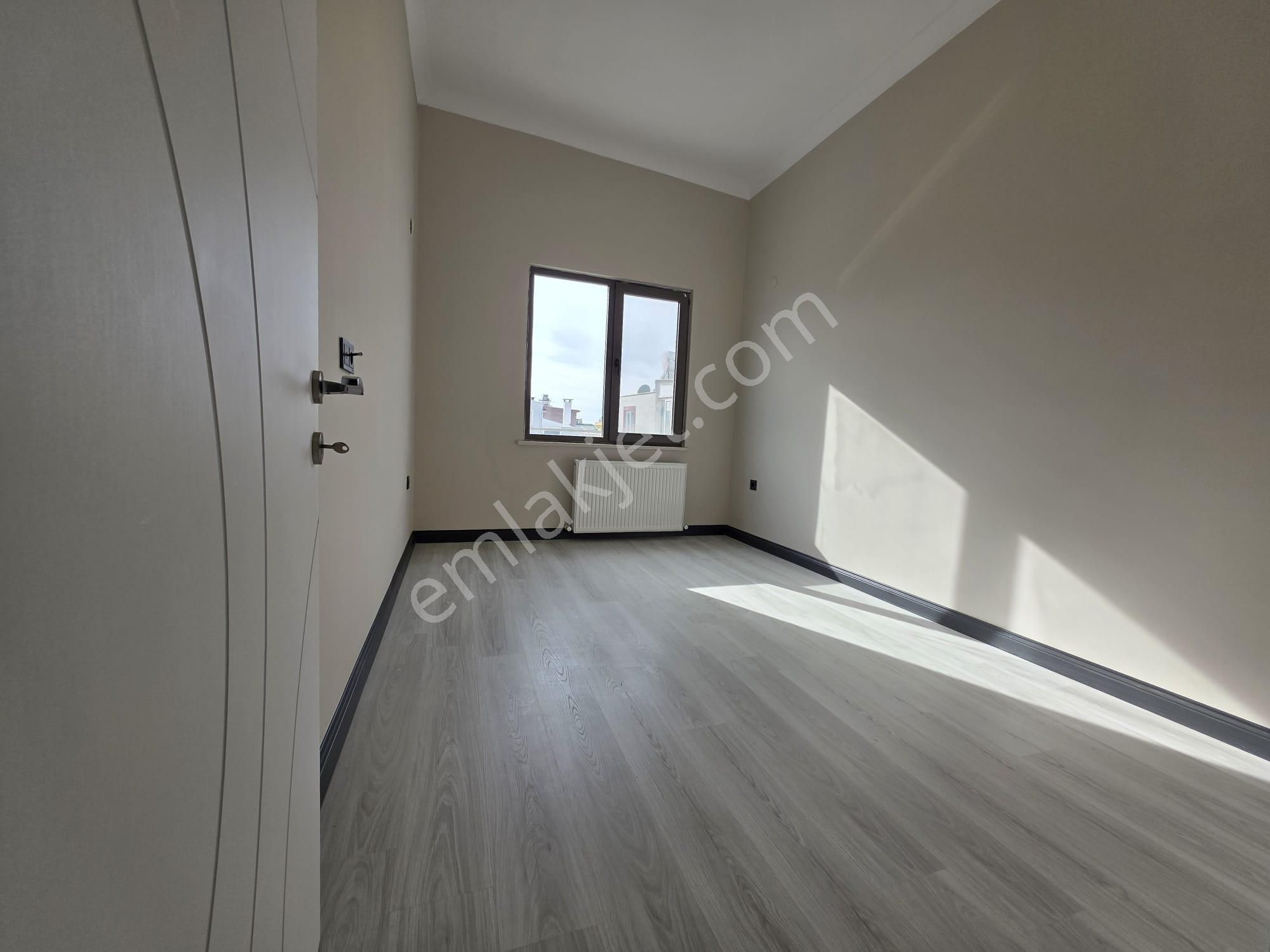 Irmaksudan Geniş Teraslı Kombili Asansörlü Cift Mutfaklı 3+1 Dübleks - Görsel 23