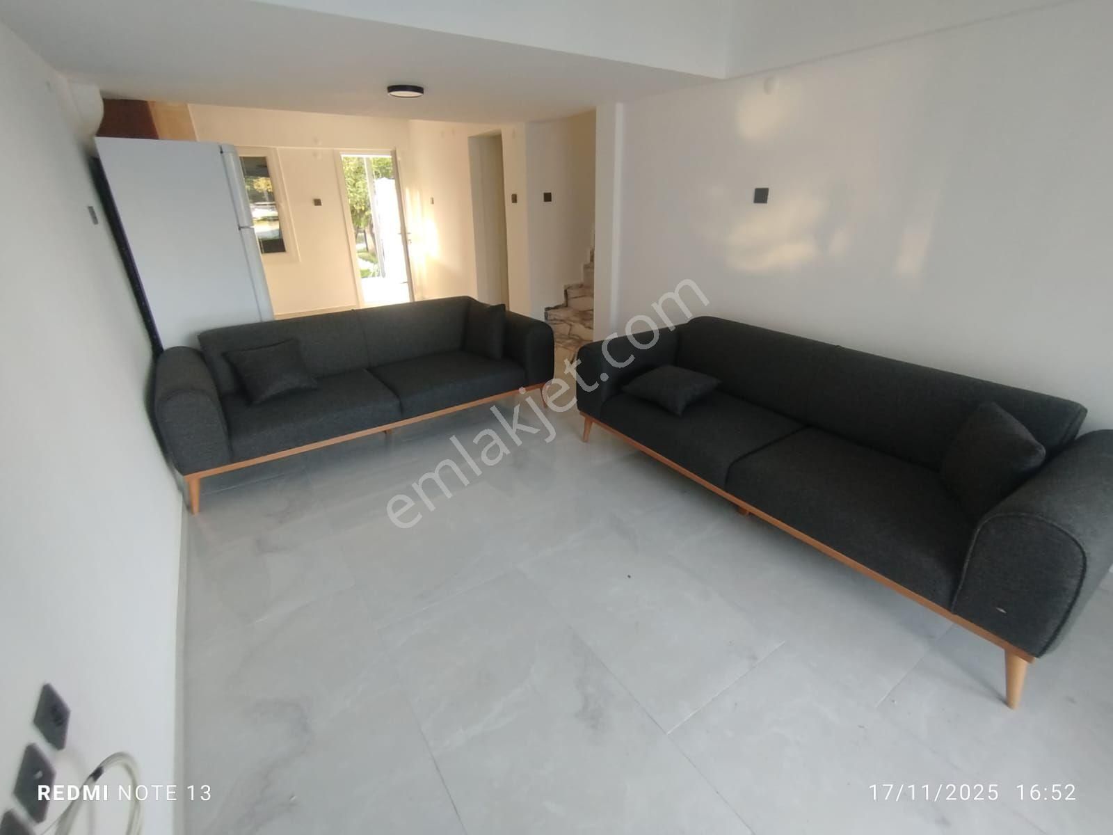 Denize 700 Mt Mesafede Geniş Bahçeli Eşyalı Masrafsız 3+1 - Görsel 4