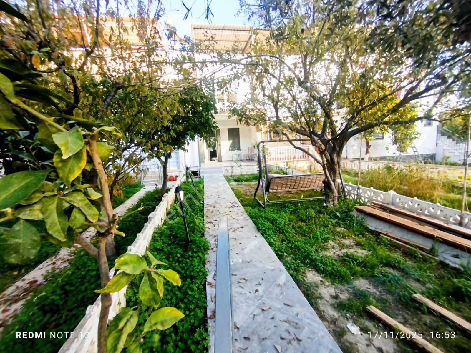 Denize 700 Mt Mesafede Geniş Bahçeli Eşyalı Masrafsız 3+1 - Görsel 28