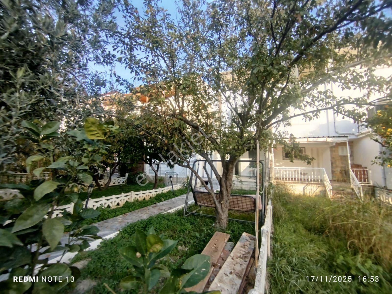 Denize 700 Mt Mesafede Geniş Bahçeli Eşyalı Masrafsız 3+1 - Görsel 2