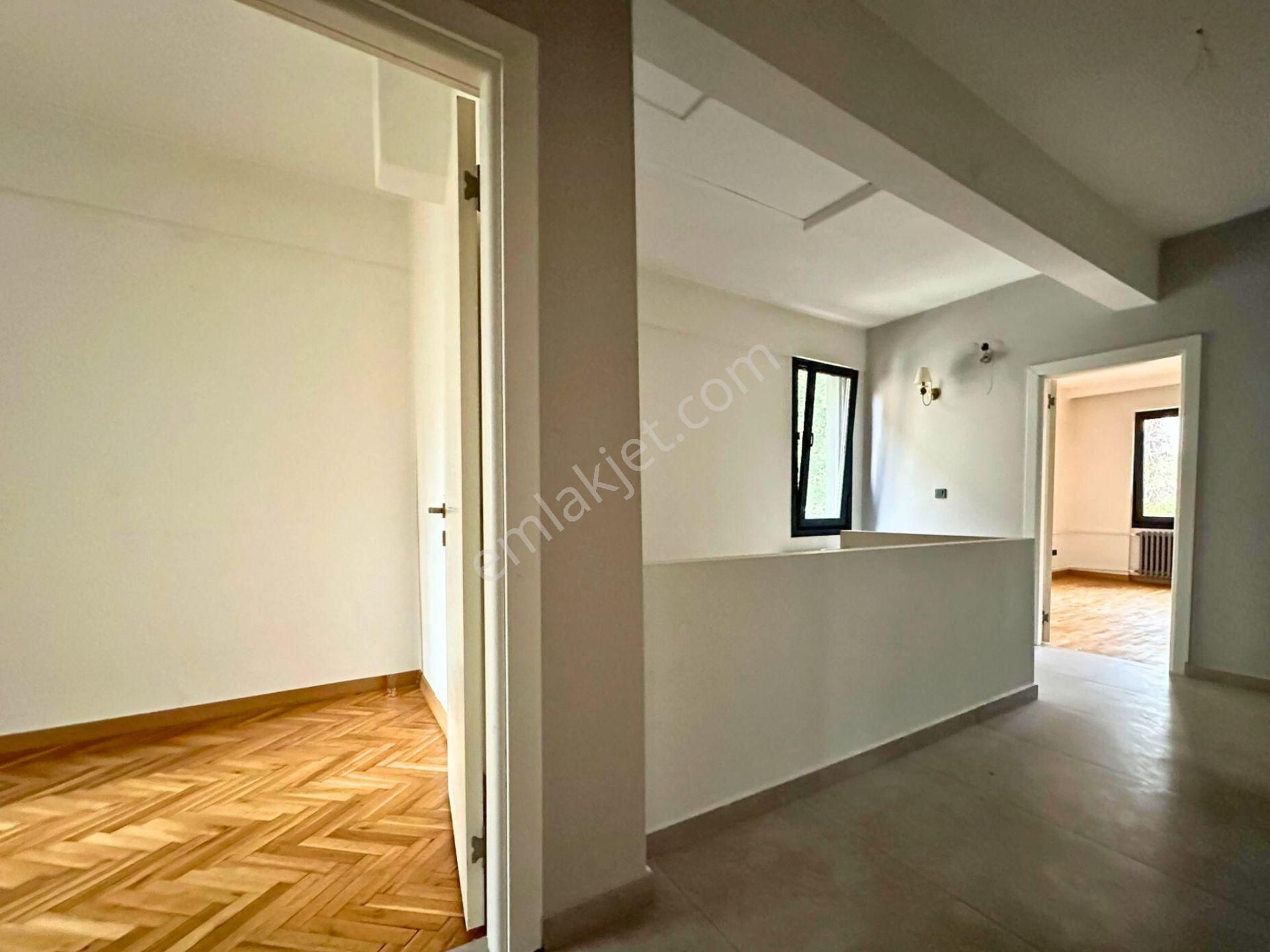 Emirgan'da 3 Katlı Müstakil Villa. Özel Havuzlu, Bahçeli. - Görsel 19