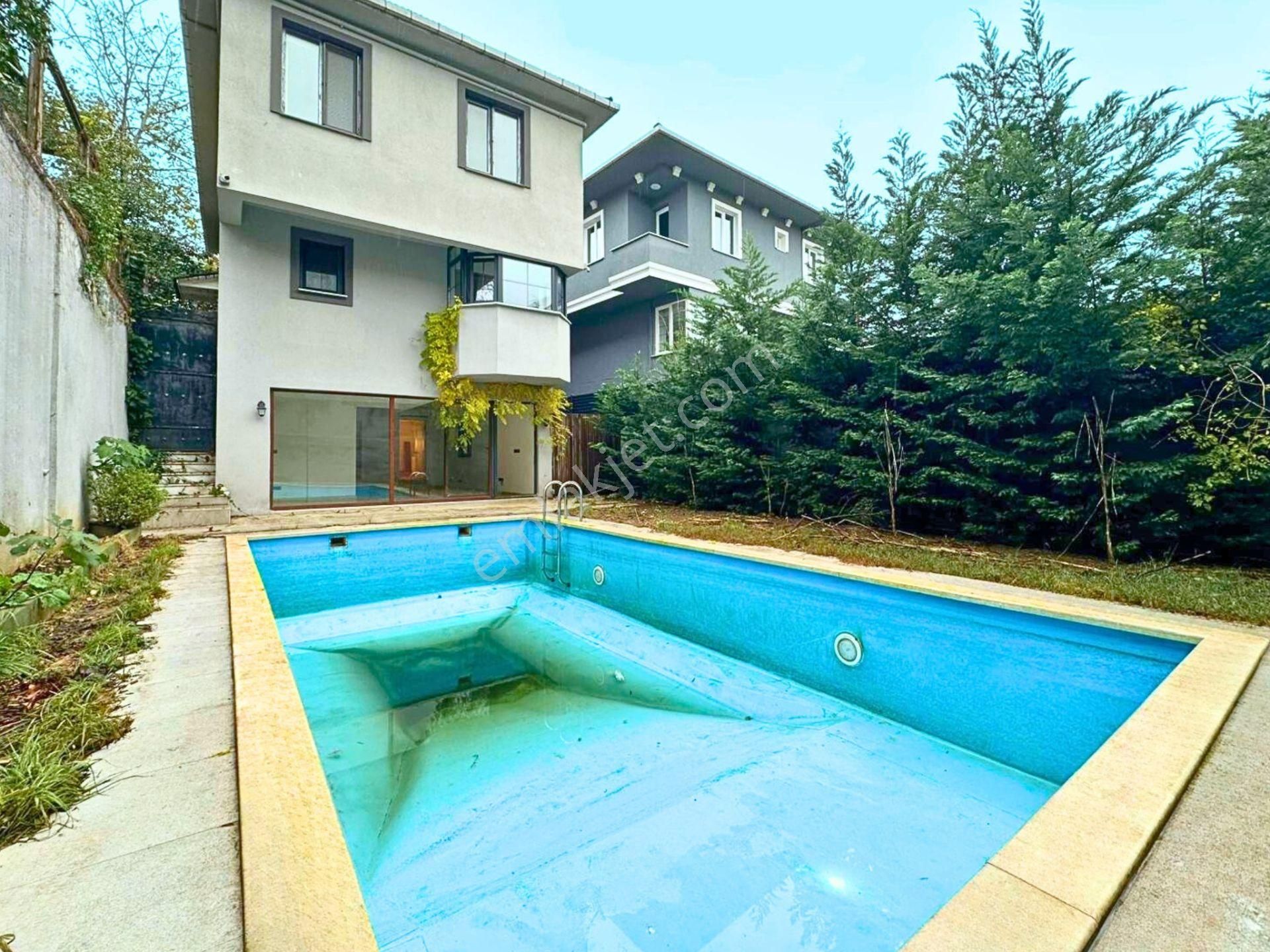 Emirgan'da 3 Katlı Müstakil Villa. Özel Havuzlu, Bahçeli. - Görsel 33