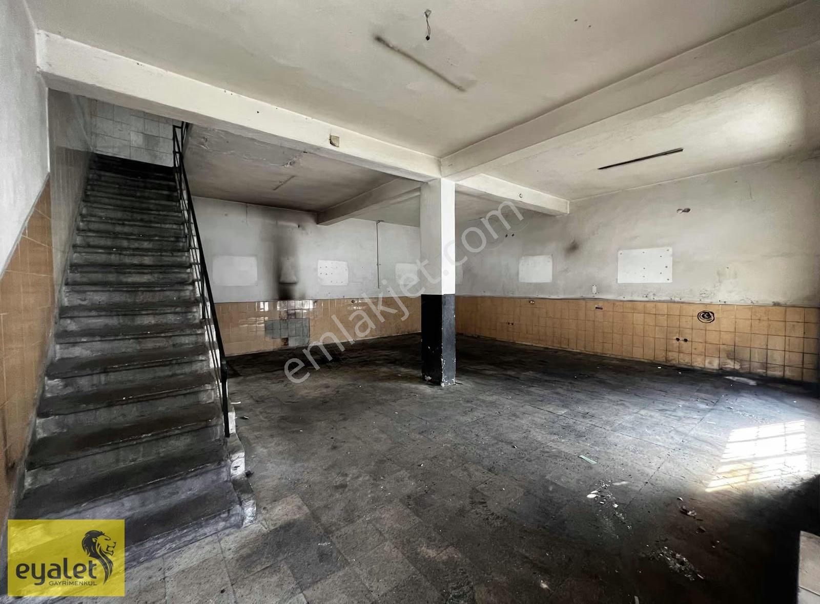 Gıdacılar Sitesinde 3 Katlı Dükkan - Görsel 8