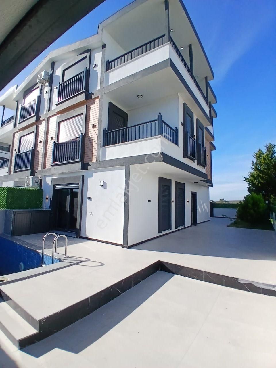 Didim Efeler Mah 4+1 Ayrı Mutfak Havuzlu Satılık Villa