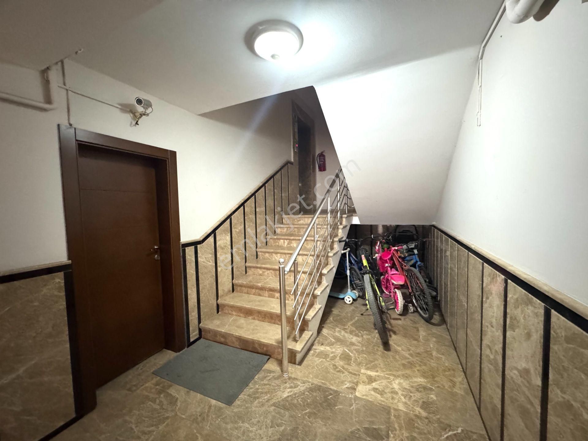 Elfi Den Fsm Bulv.fethiye Mah. Satılık Bakımlı Arakat 3+1 Daire - Görsel 2