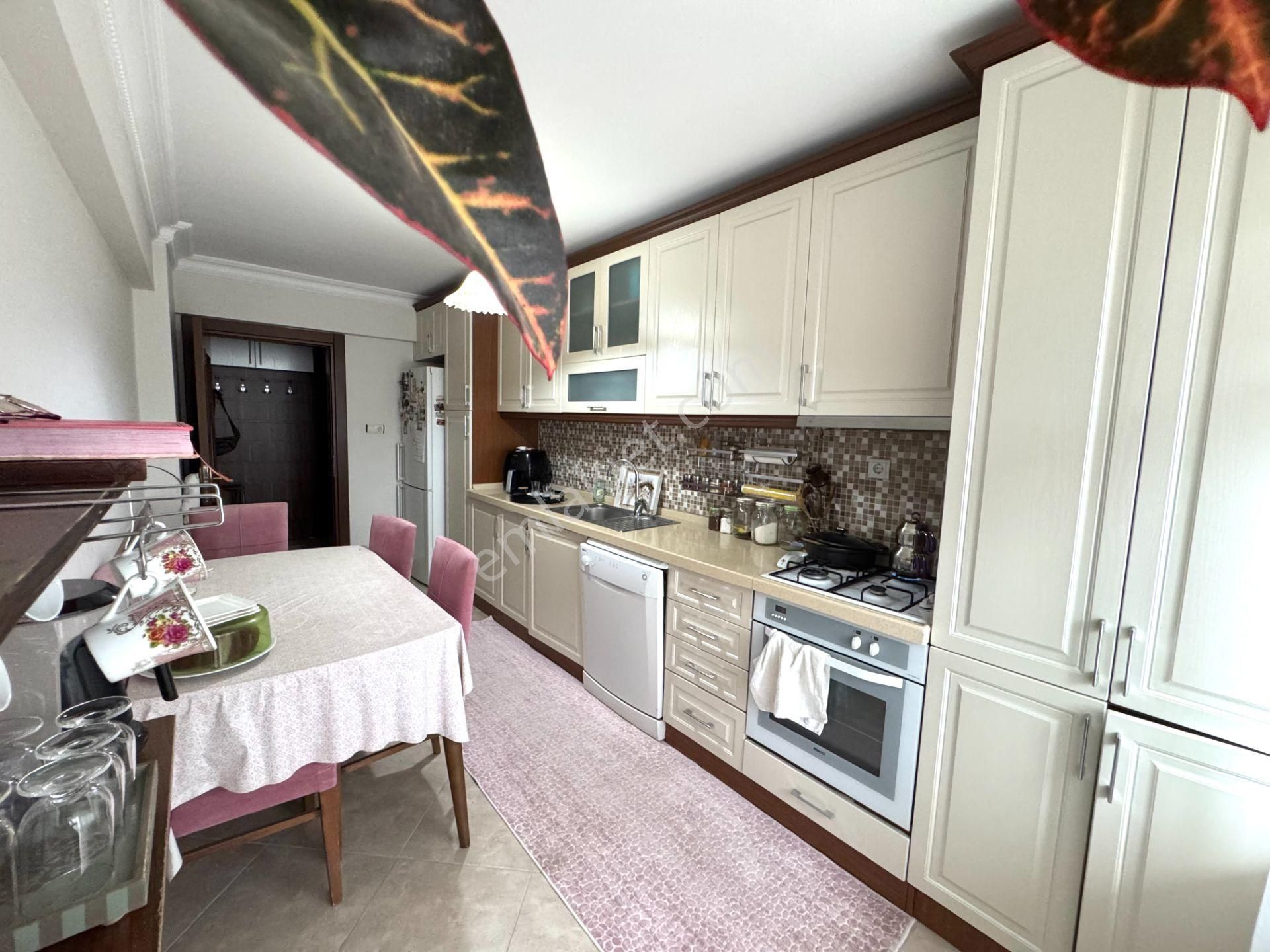 Elfi Den Fsm Bulv.fethiye Mah. Satılık Bakımlı Arakat 3+1 Daire - Görsel 11