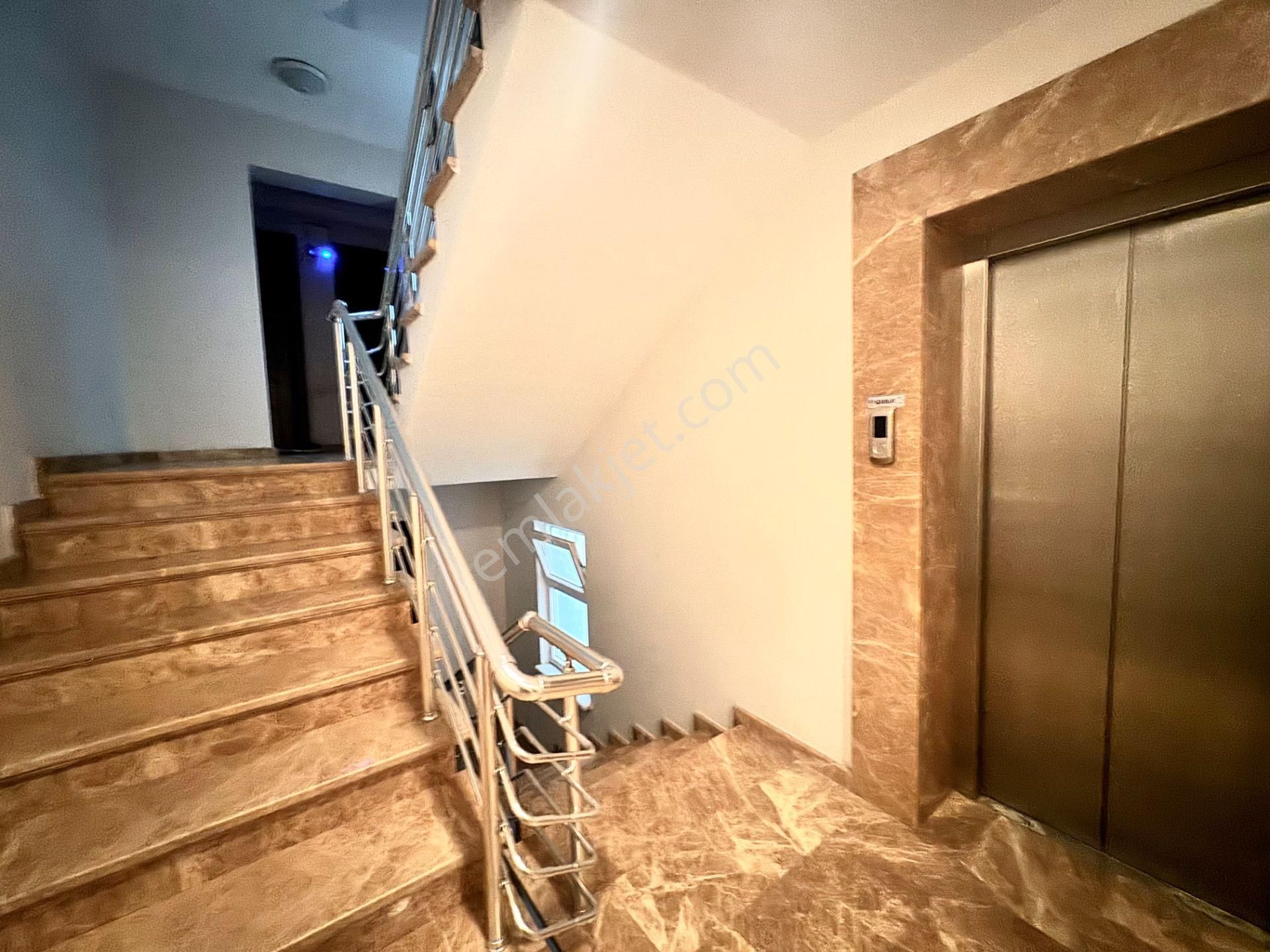 Elfi Den Fsm Bulv.fethiye Mah. Satılık Bakımlı Arakat 3+1 Daire - Görsel 28