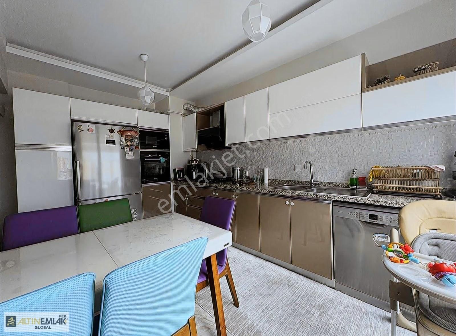 Zümrüt Mahallesinde Cadde Üzeri,prestijli Site İçerisinde 3+1 - Görsel 4