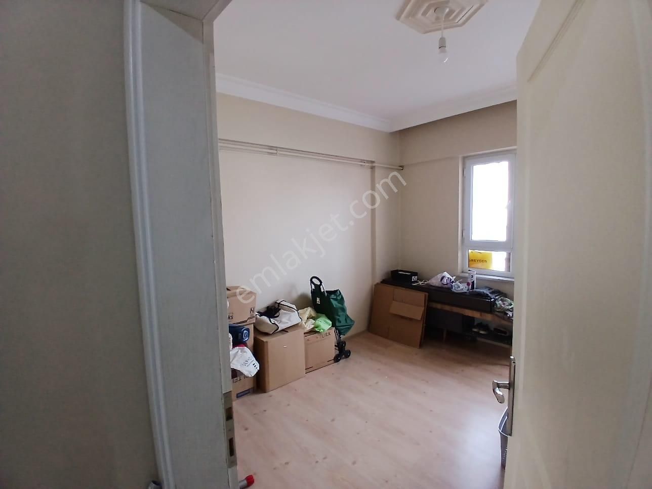 Akçay Emlak'tan Akşehir İstasyon Mahallesi Budak Market Civarı Asansörlü Ara Kat Kiralık 3+1 Daire - Görsel 12