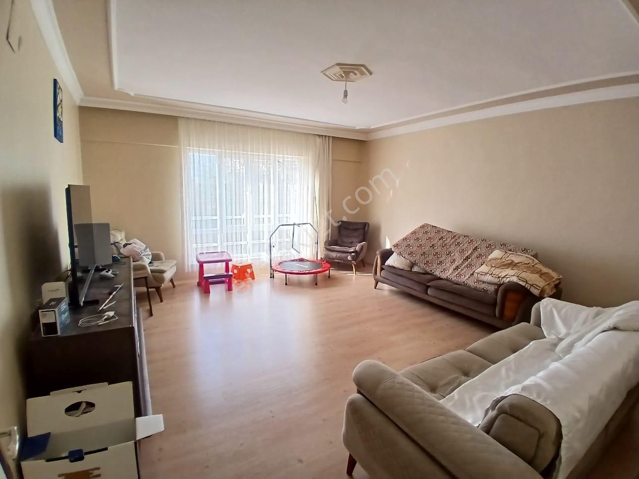 Akçay Emlak'tan Akşehir İstasyon Mahallesi Budak Market Civarı Asansörlü Ara Kat Kiralık 3+1 Daire - Görsel 4