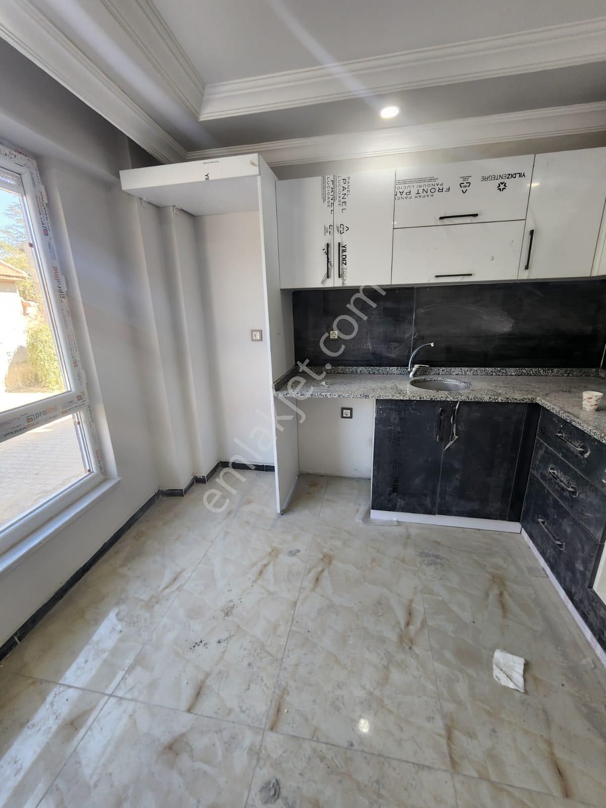 🏡🎨 Cadde Üzeri Son Fırsat! 💢 Satılık 2+0 Apart 🎉 67 M2💥 (d240) - Görsel 2