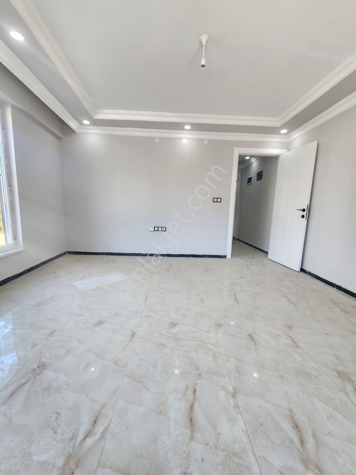 🏡🎨 Cadde Üzeri Son Fırsat! 💢 Satılık 2+0 Apart 🎉 67 M2💥 (d240) - Görsel 3
