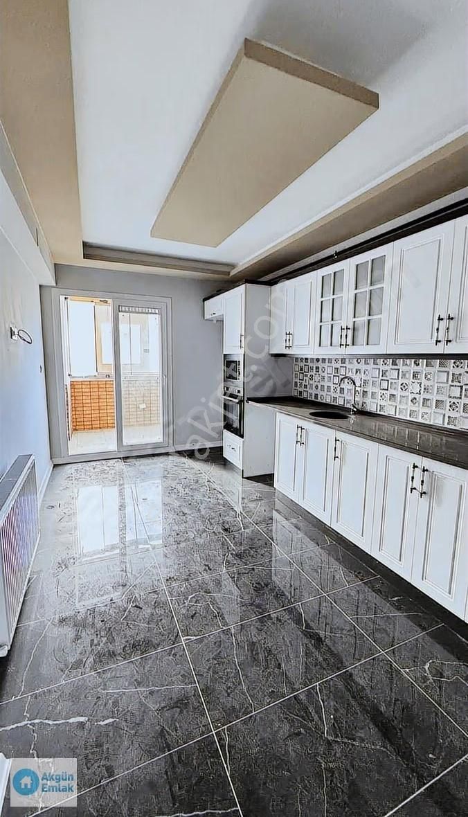 Atatürk Mah. Hüseyin Eryüksel Kavşağı Yakını 120 M2 Arakat Daire