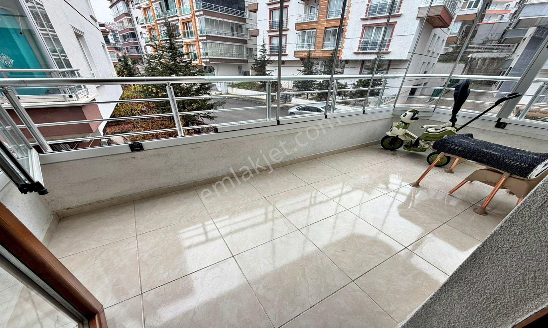 Kanuni'de Cadde Üzeri Emsallerinden Çok Uygun Lux Yapılı 3+1 - Görsel 4