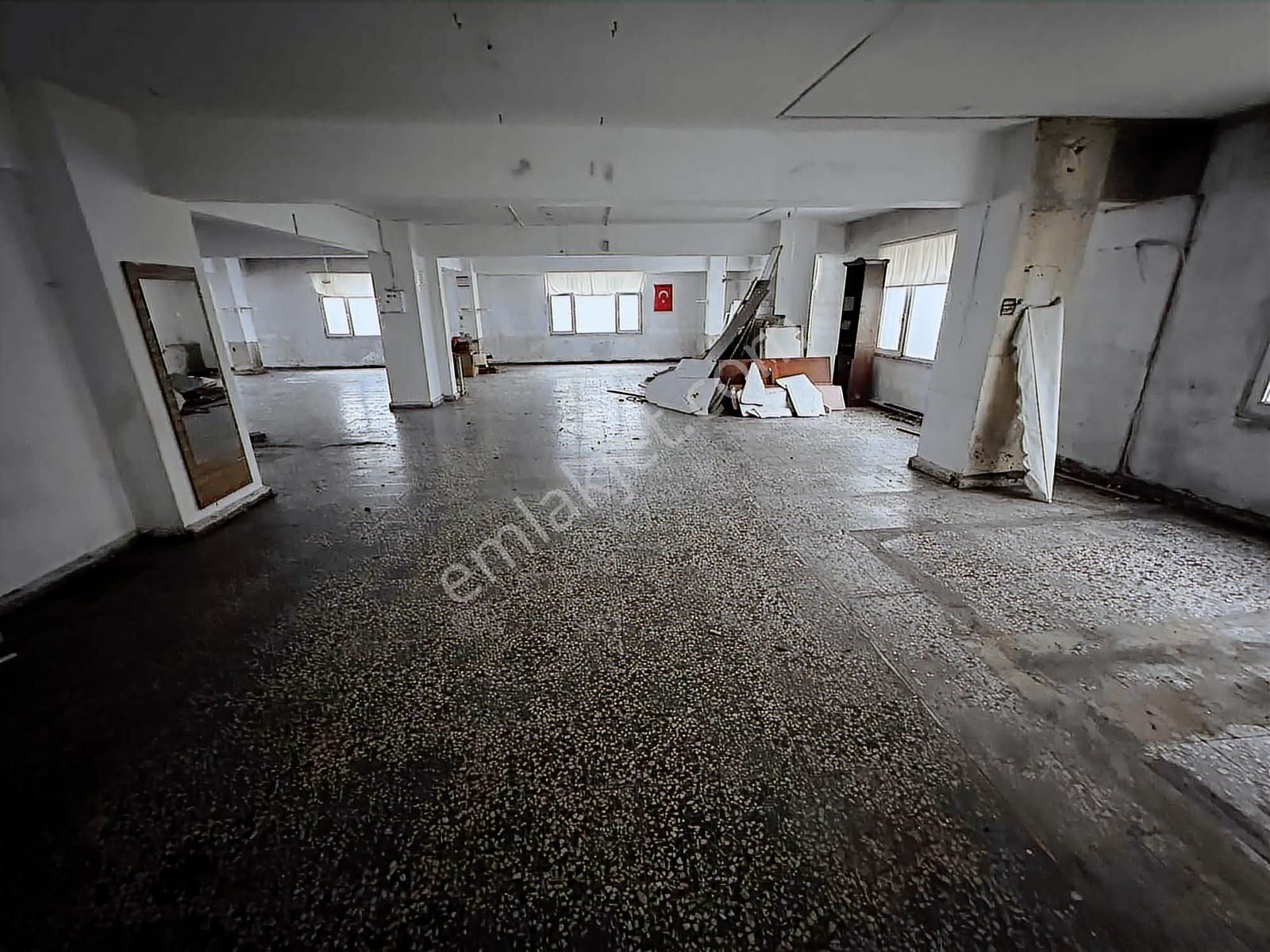 Çağlayanda Kiralık Caddeüstü 350m2 4cephesiaçıkdükkan - Görsel 8