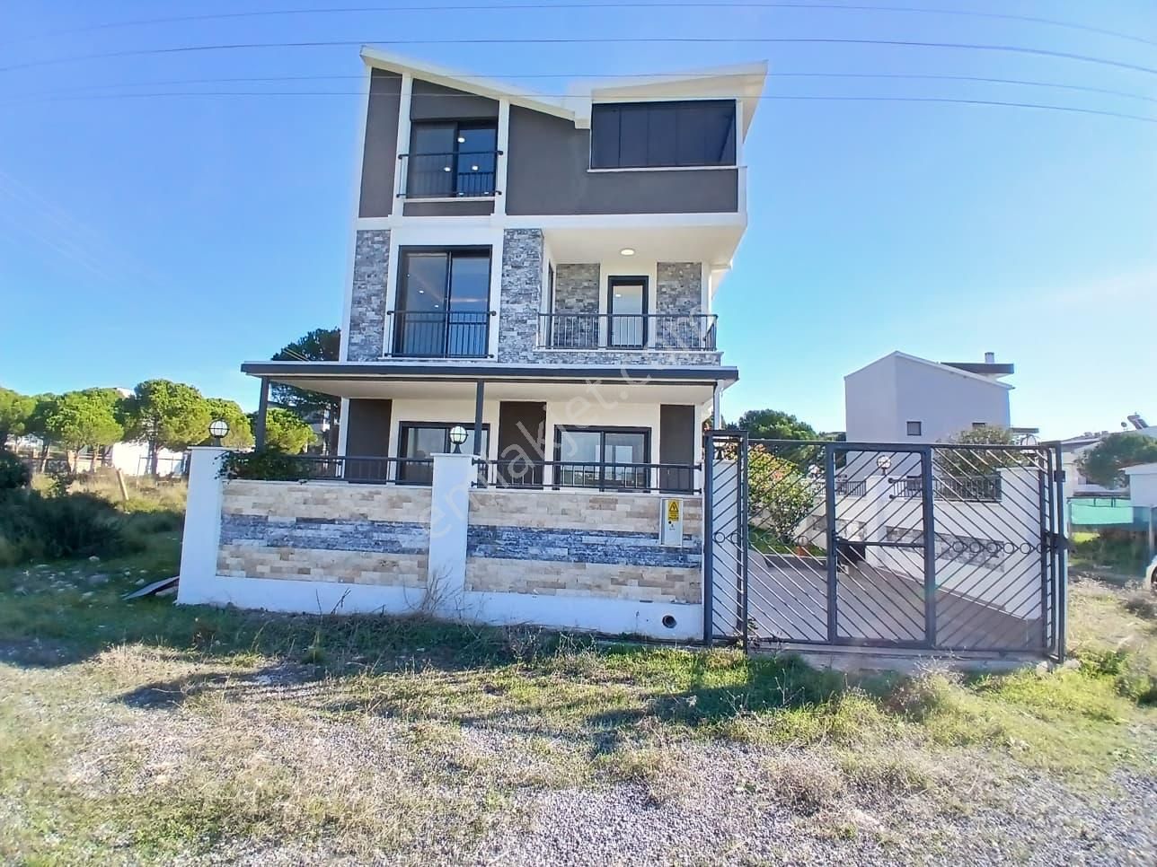 Didim Efeler Mah 4+1 Yarı Kapalı Mutfak Tam Müstakil Satılık Villa - Görsel 3