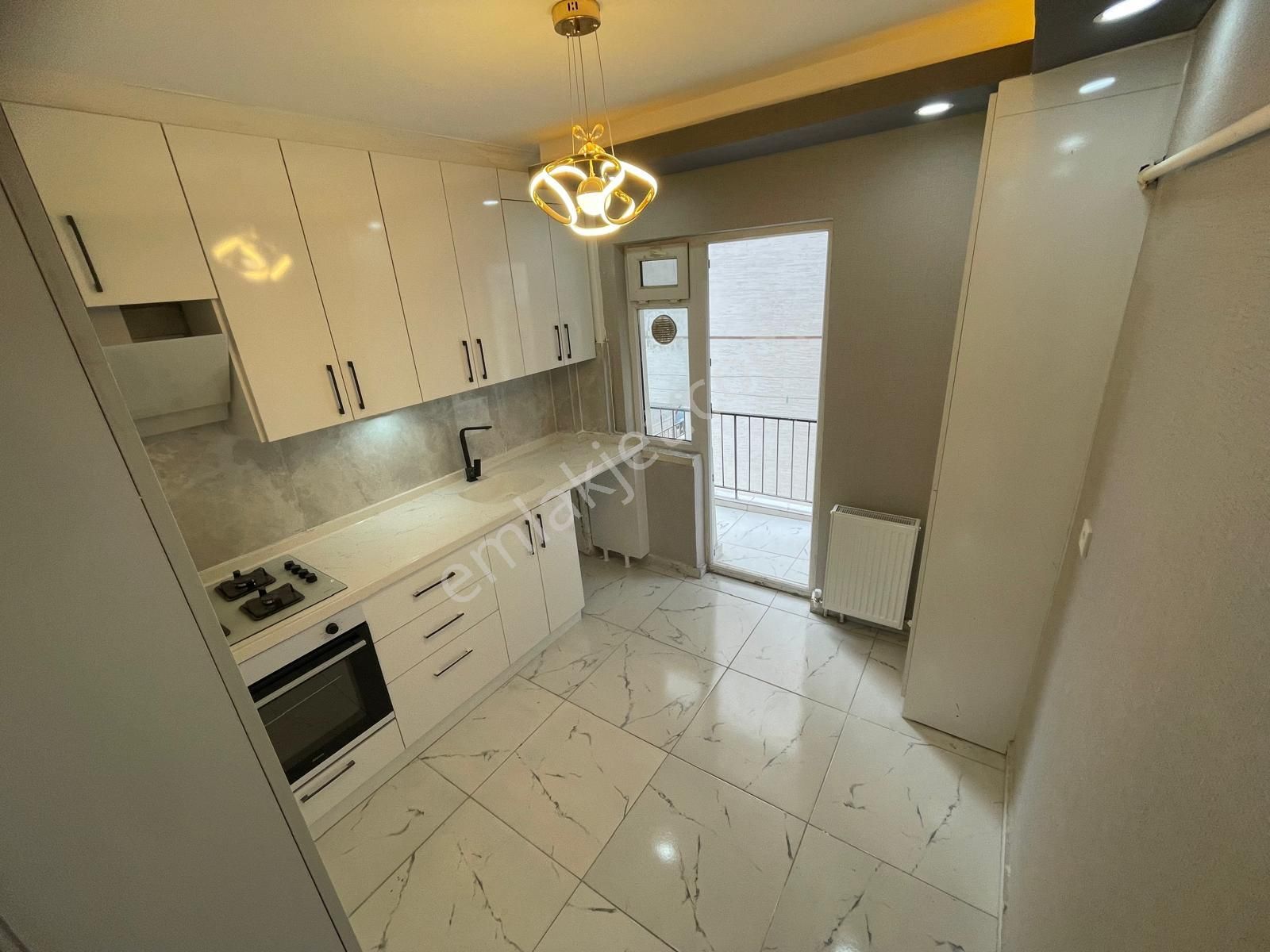 Sincan Plevne Mah.'de Satılık 3+1 Ara Katta Ön Cephe Daire - Görsel 3