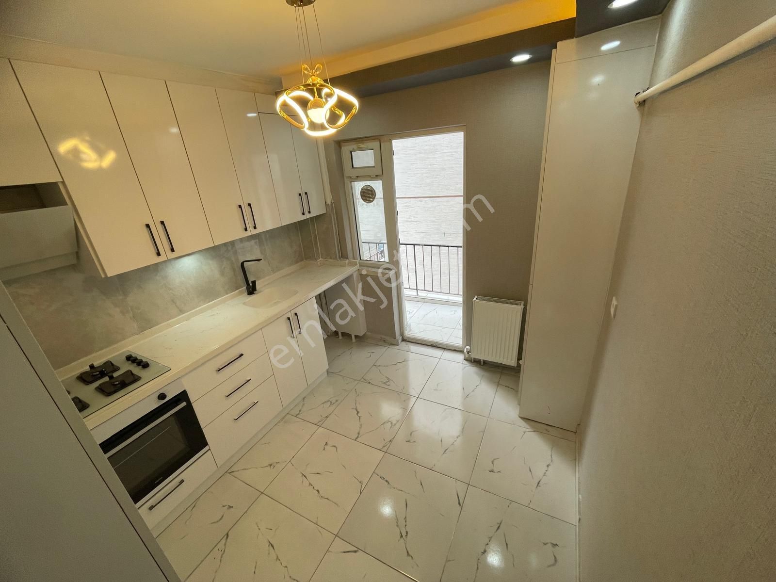 Sincan Plevne Mah.'de Satılık 3+1 Ara Katta Ön Cephe Daire