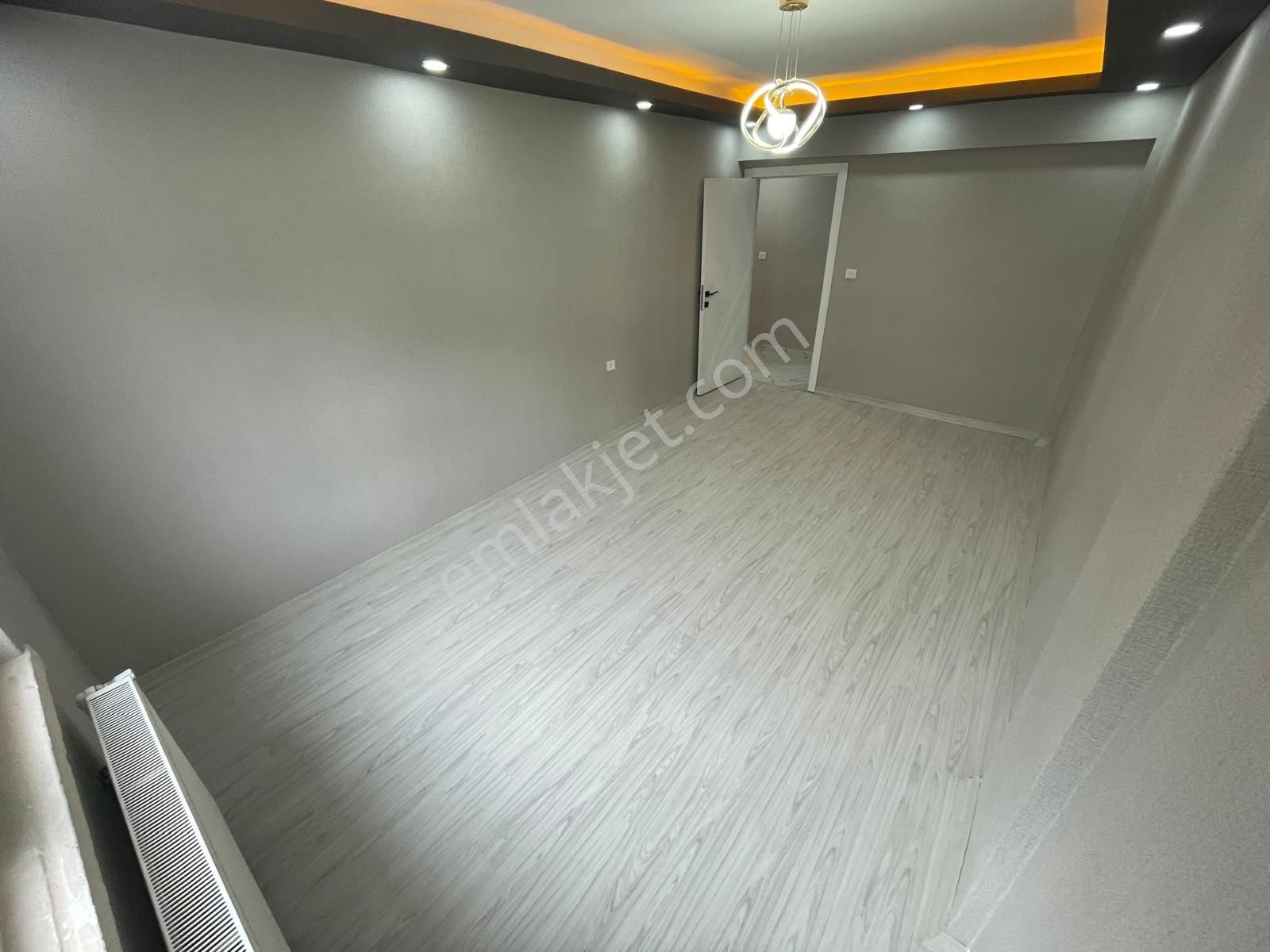 Sincan Plevne Mah.'de Satılık 3+1 Ara Katta Ön Cephe Daire - Görsel 12