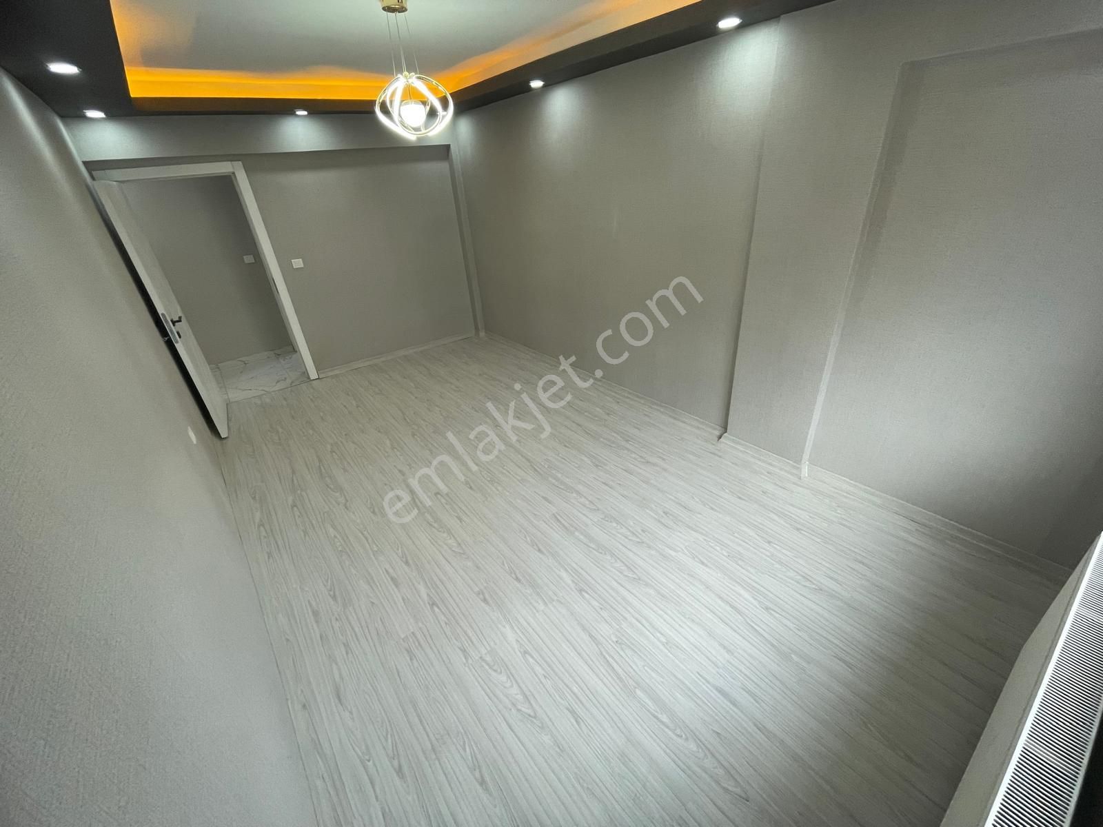 Sincan Plevne Mah.'de Satılık 3+1 Ara Katta Ön Cephe Daire - Görsel 13