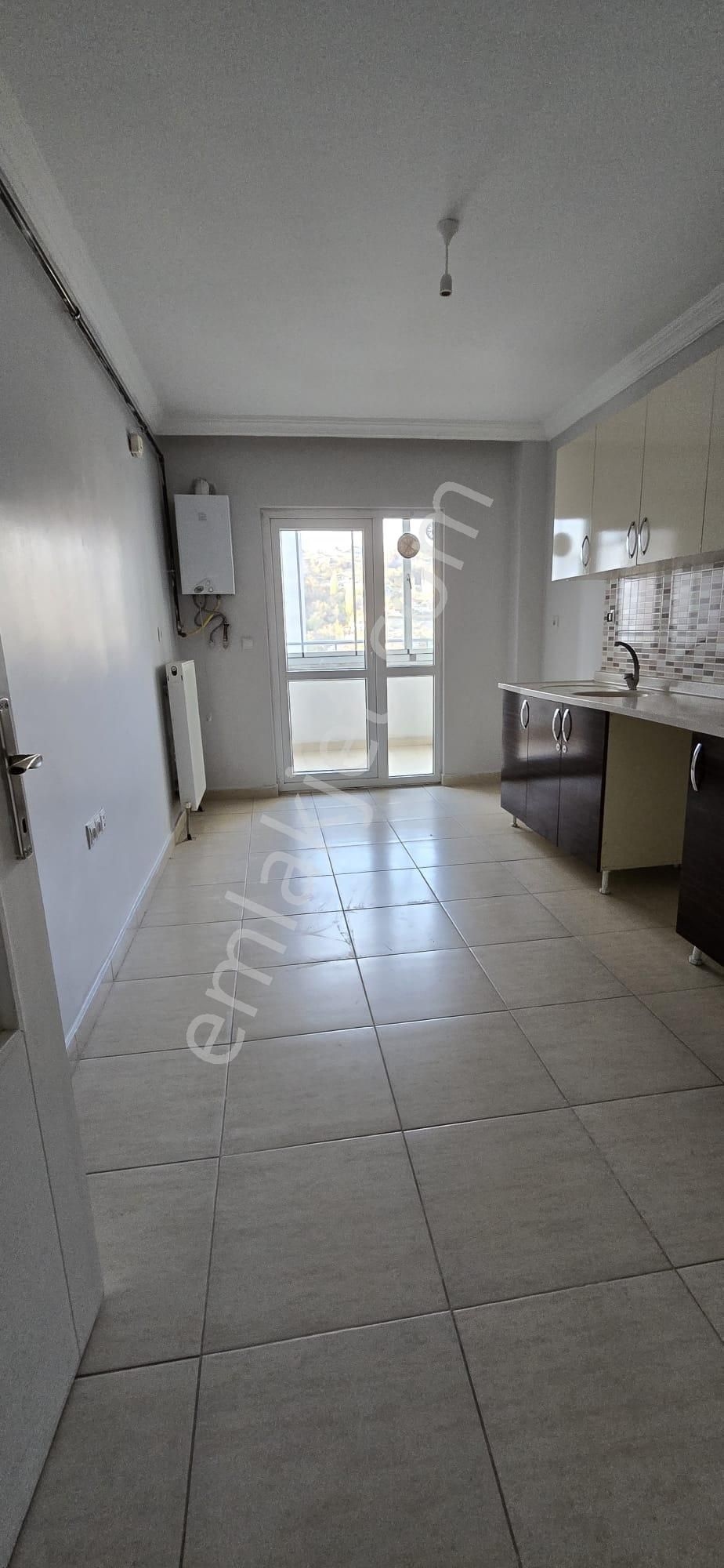 Merkez Emlak 3+1 Kat 10 Ön Cephe İçi Yapılı Asansörlü 120 M2 - Görsel 13