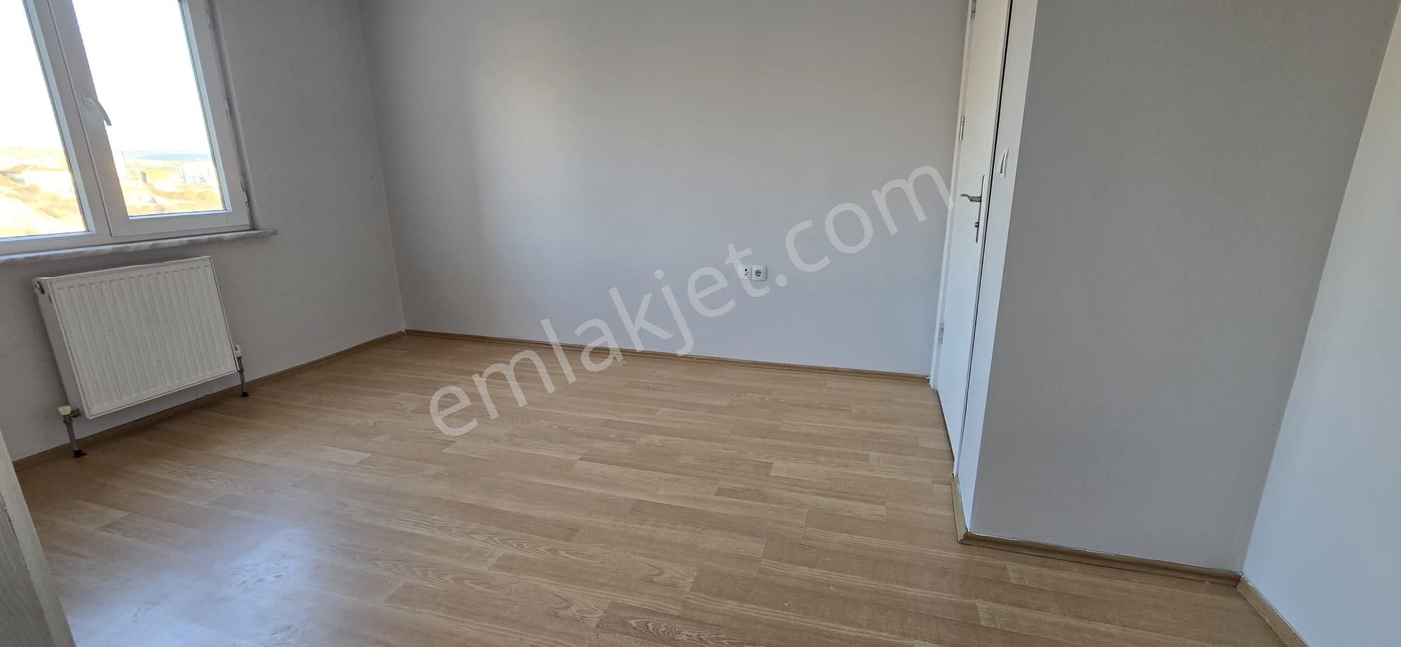 Merkez Emlak 3+1 Kat 10 Ön Cephe İçi Yapılı Asansörlü 120 M2 - Görsel 12