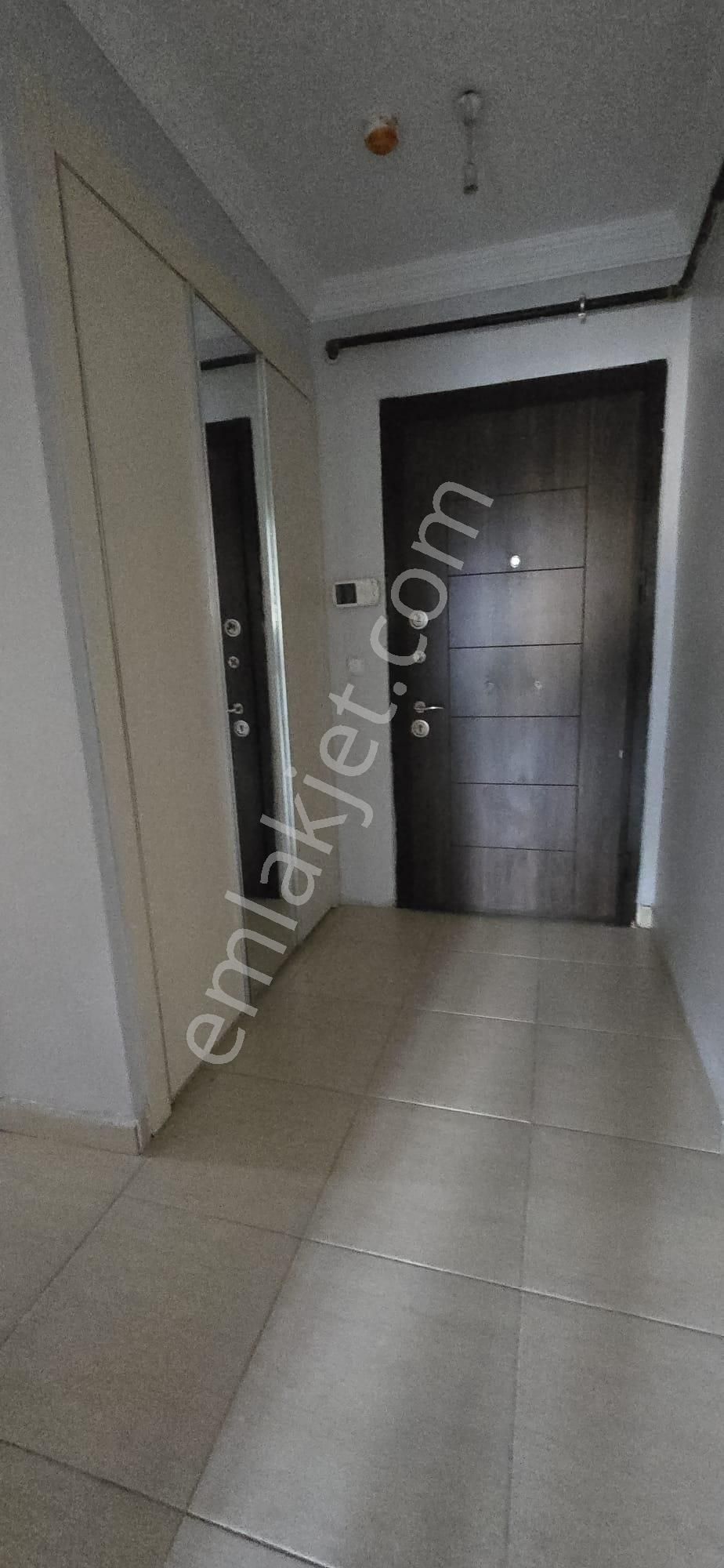 Merkez Emlak 3+1 Kat 10 Ön Cephe İçi Yapılı Asansörlü 120 M2 - Görsel 2